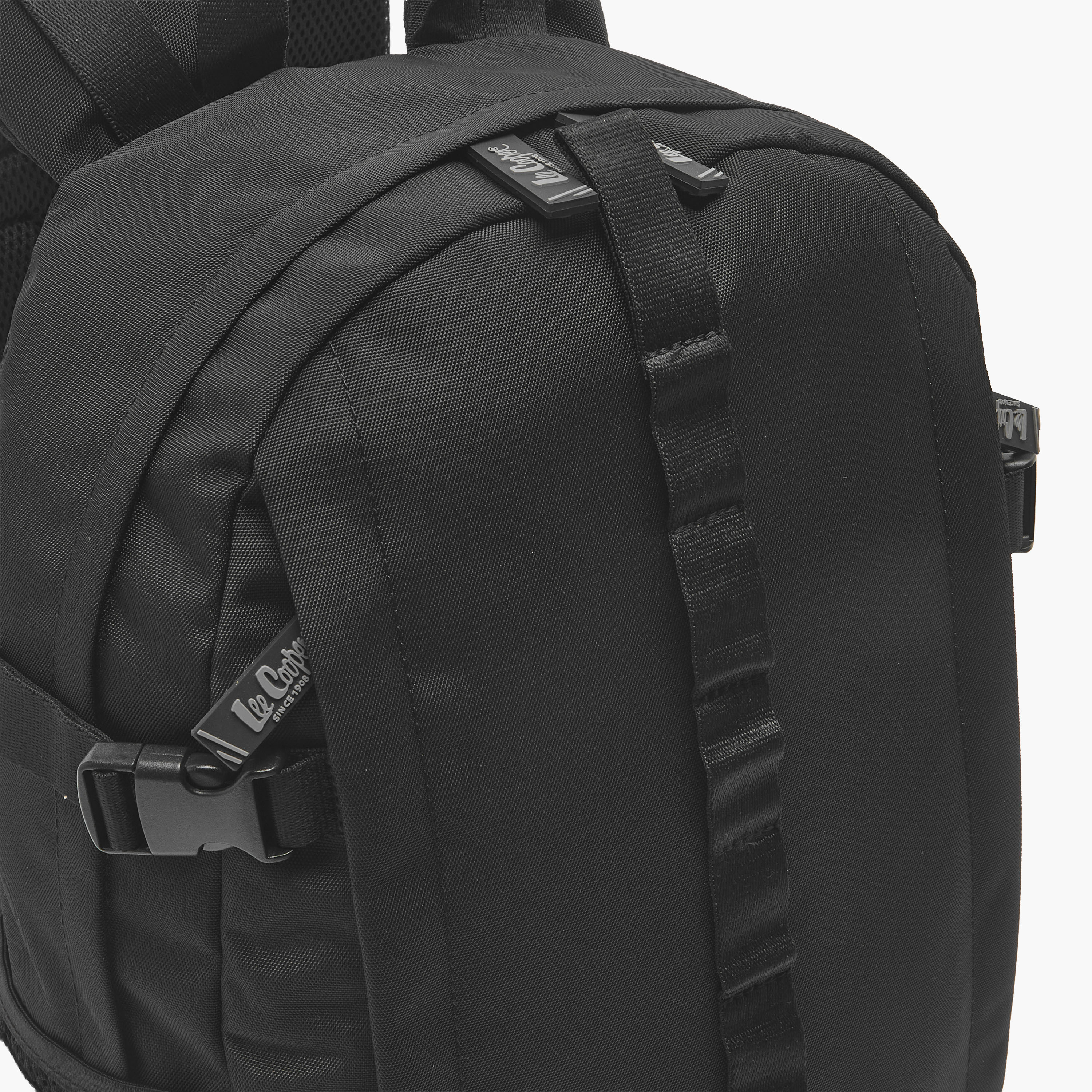 شنطة ظهر بأحزمة كتف مبطنة للرجال من لي كوبر-men-bags-image-4