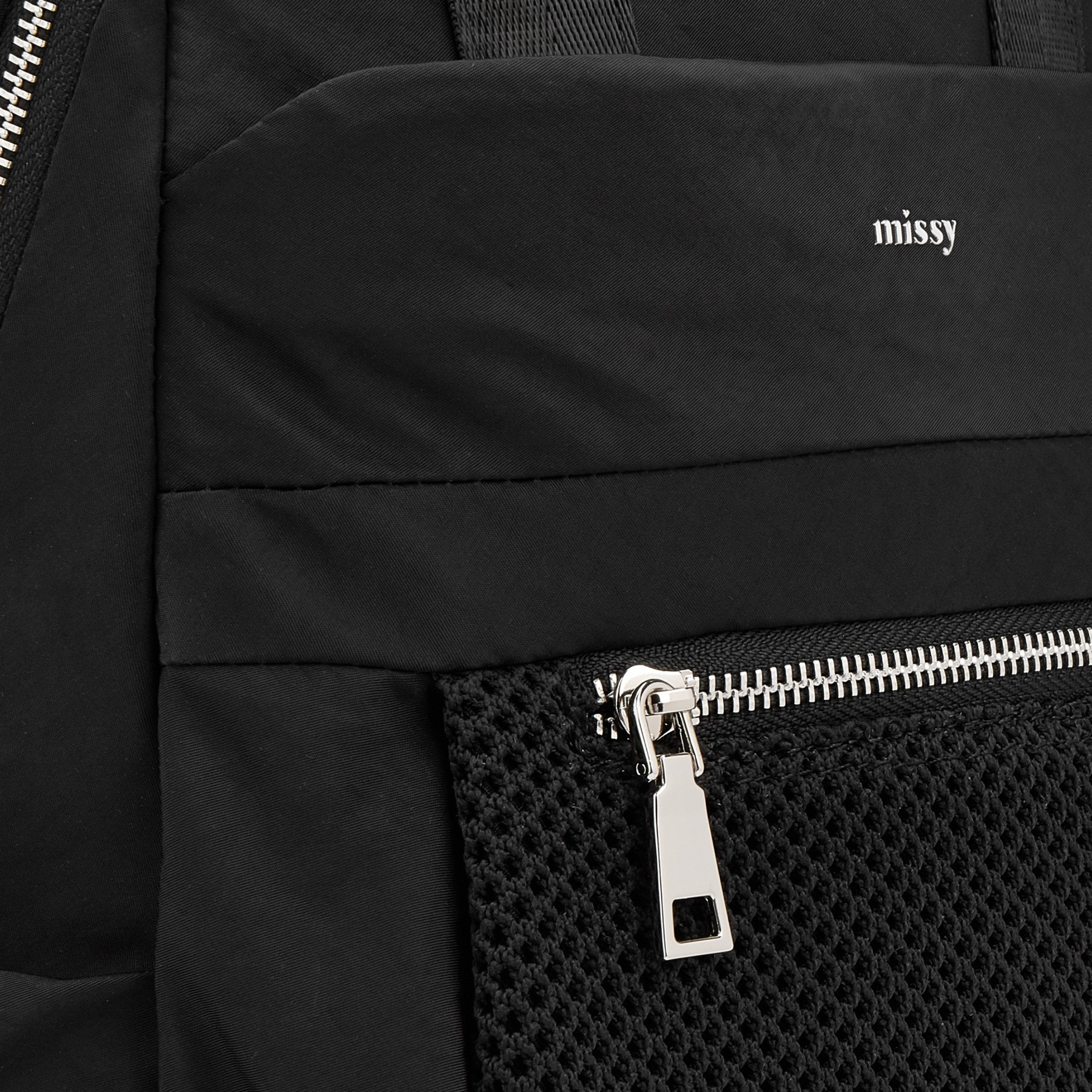 شنطة ظهر بارزة الملمس بحمالات كتف قابلة للتعديل من ميسي-women-bagsandwallets-backpacks-image-3