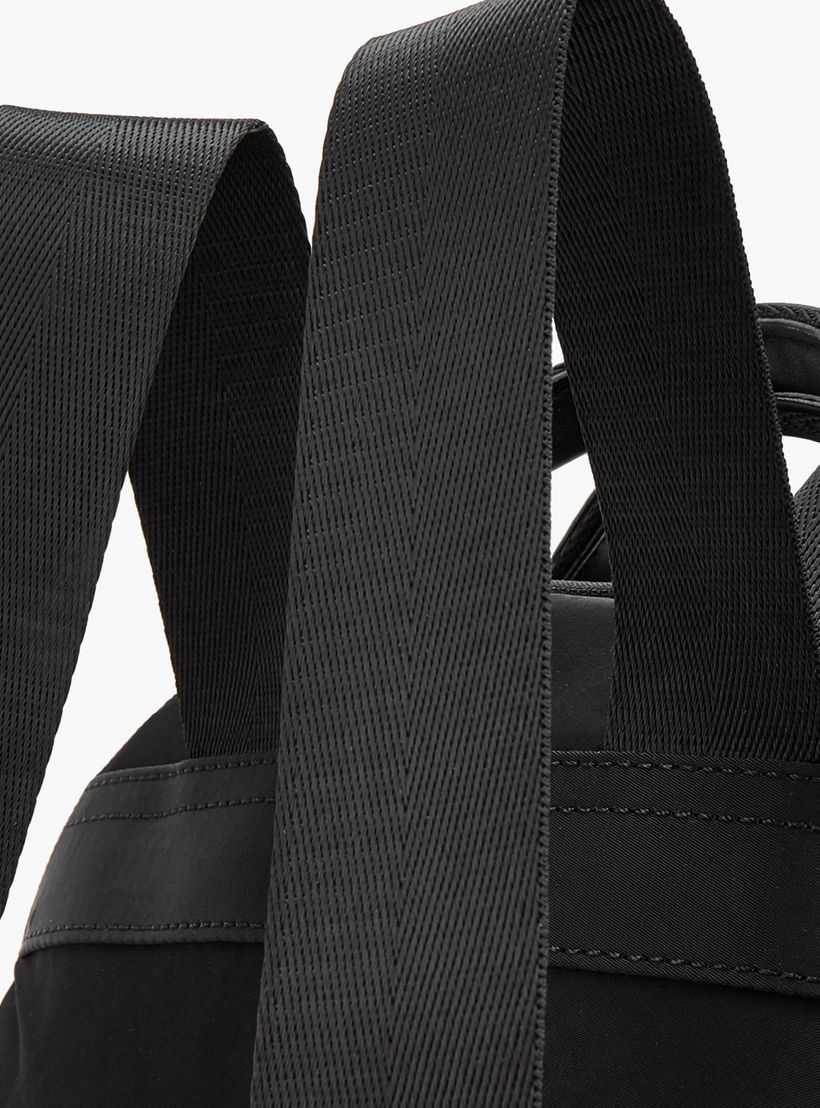 شنطة ظهر بارزة الملمس بحمالات كتف قابلة للتعديل من ميسي-women-bagsandwallets-backpacks-image-4