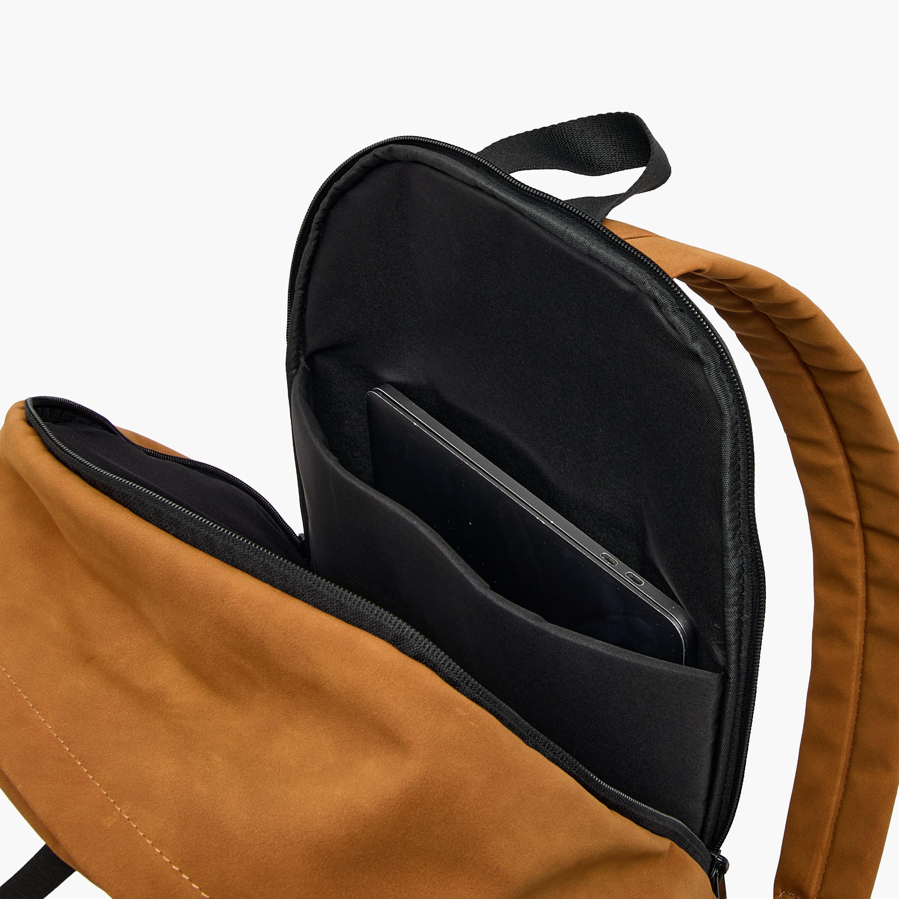 شنطة ظهر بحمالات كتف مبطنة للرجال من دوتشيني بولو كلوب-men-bags-image-4