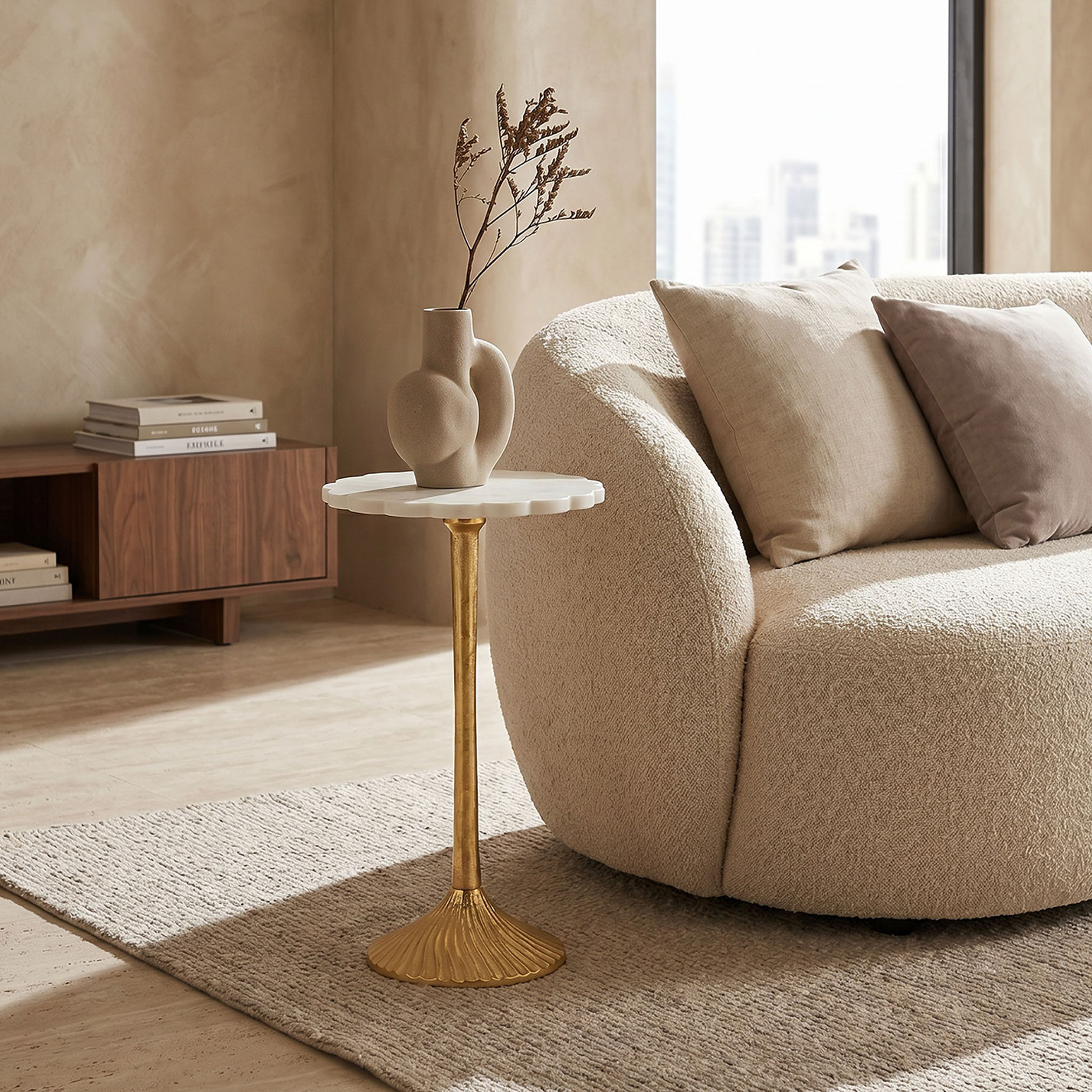 طاولة زينة بسطح رخام وقاعدة بارزة الملمس - 55x30 سم-furniture-livingroom-sideandendtables-image-4