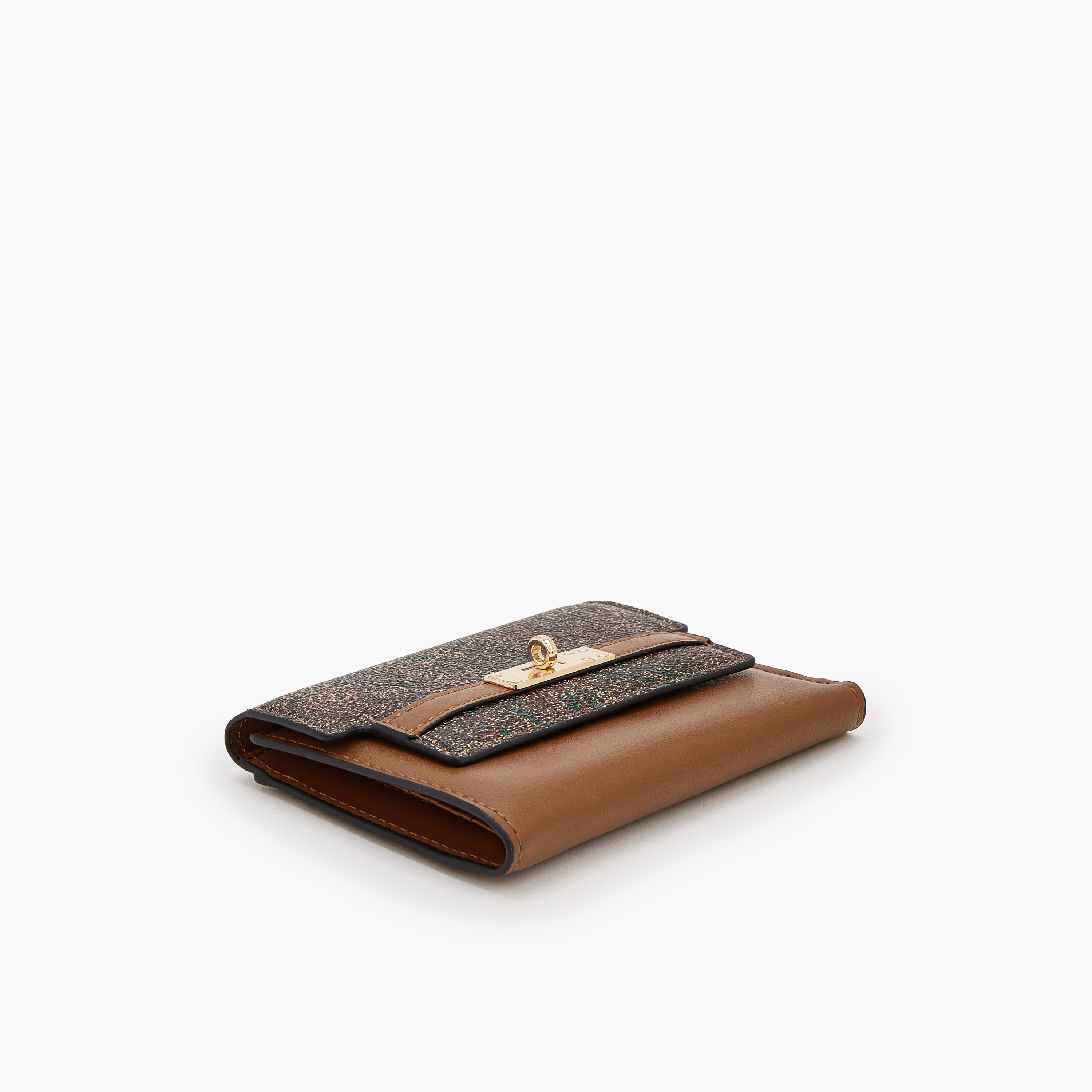 محفظة ثلاثية الطيّة بطبعات بيزلي وزينة قفل دوار من سيليست-women-bagsandwallets-wallets-image-4