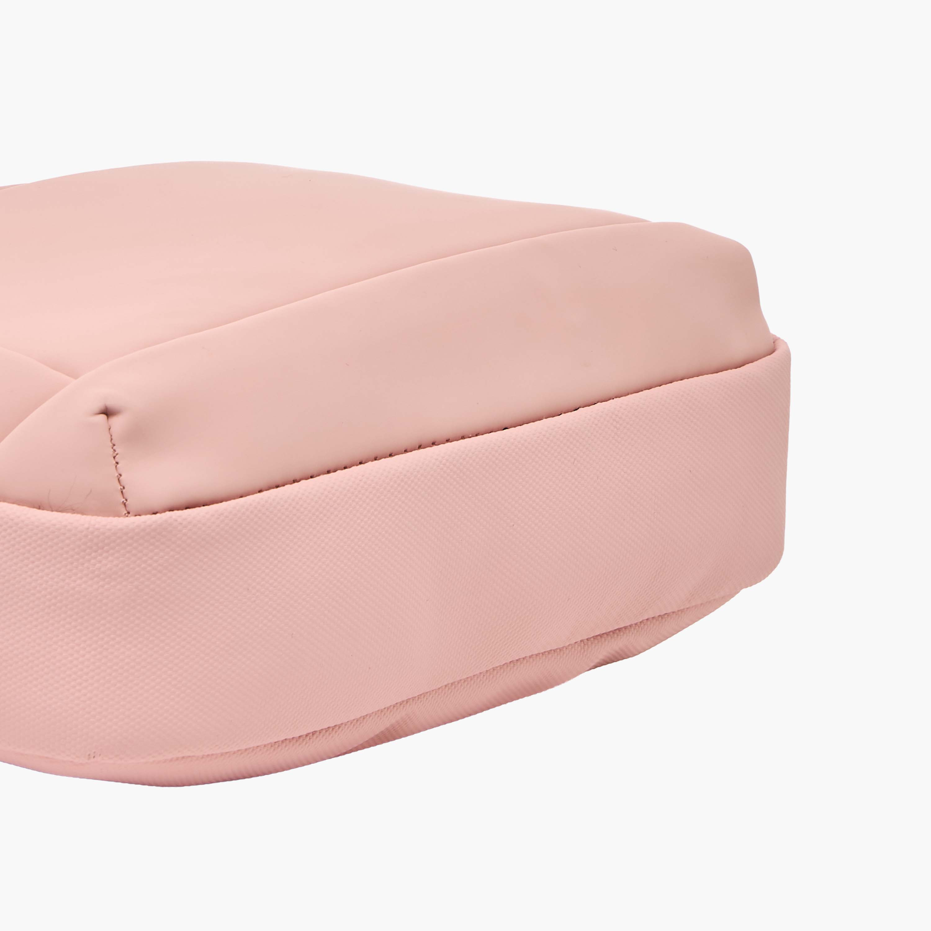 شنطة كروسبودي بارزة الملمس بسحاب من ويف-travel-accessories-image-5
