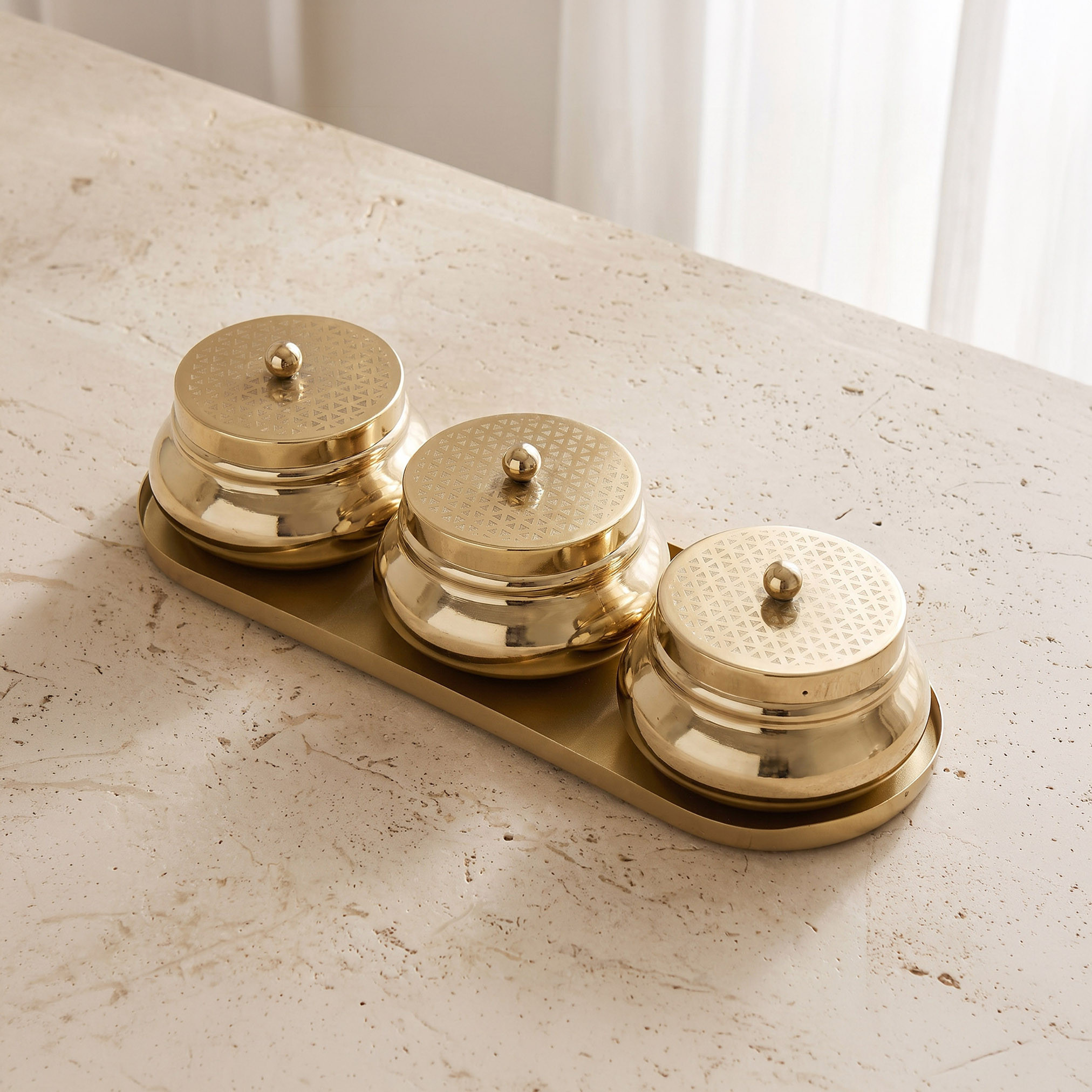 طقم صحون بنقوش هندسية من 3 قطع مع صينية-household-dining-serveware-servingtrays-image-1