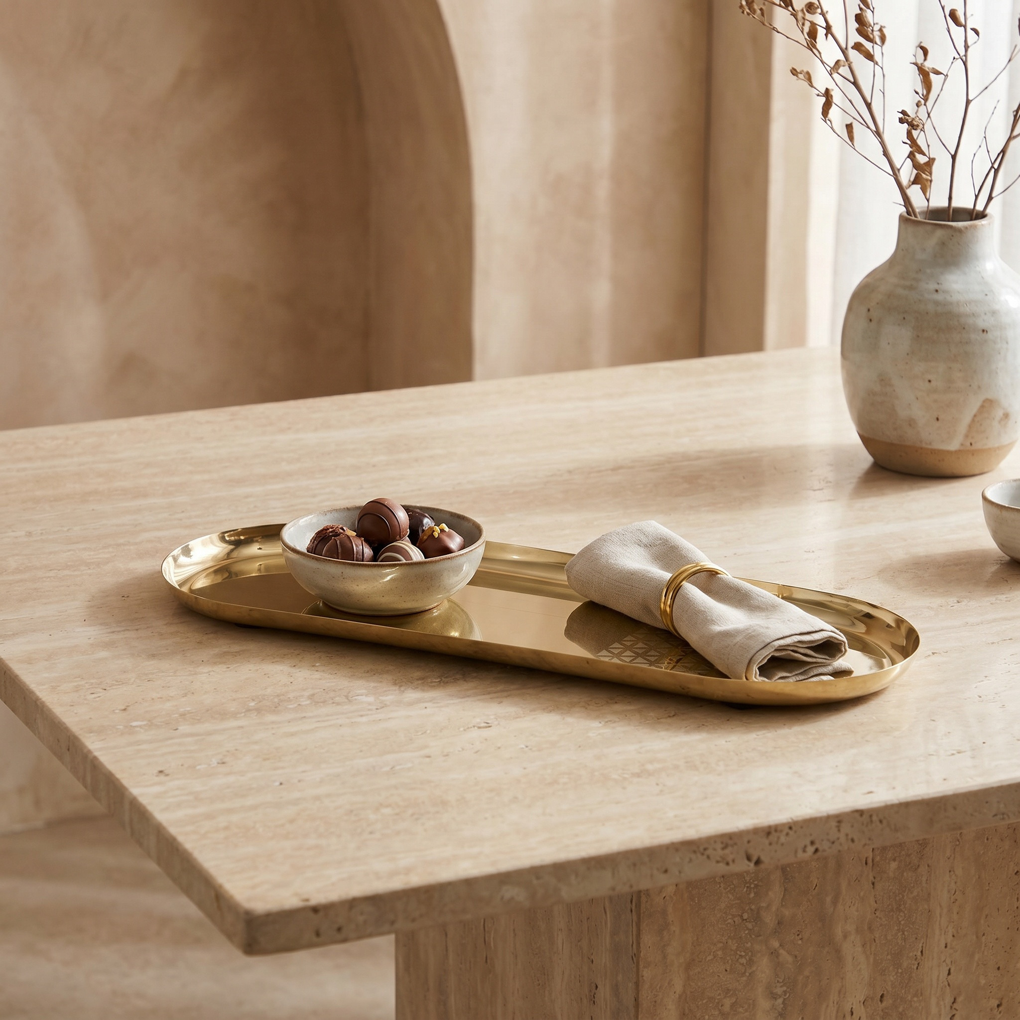 صينية ديكور معدنية بيضاوية - 41x16x2 سم-household-decor-boxesandtrays-image-4