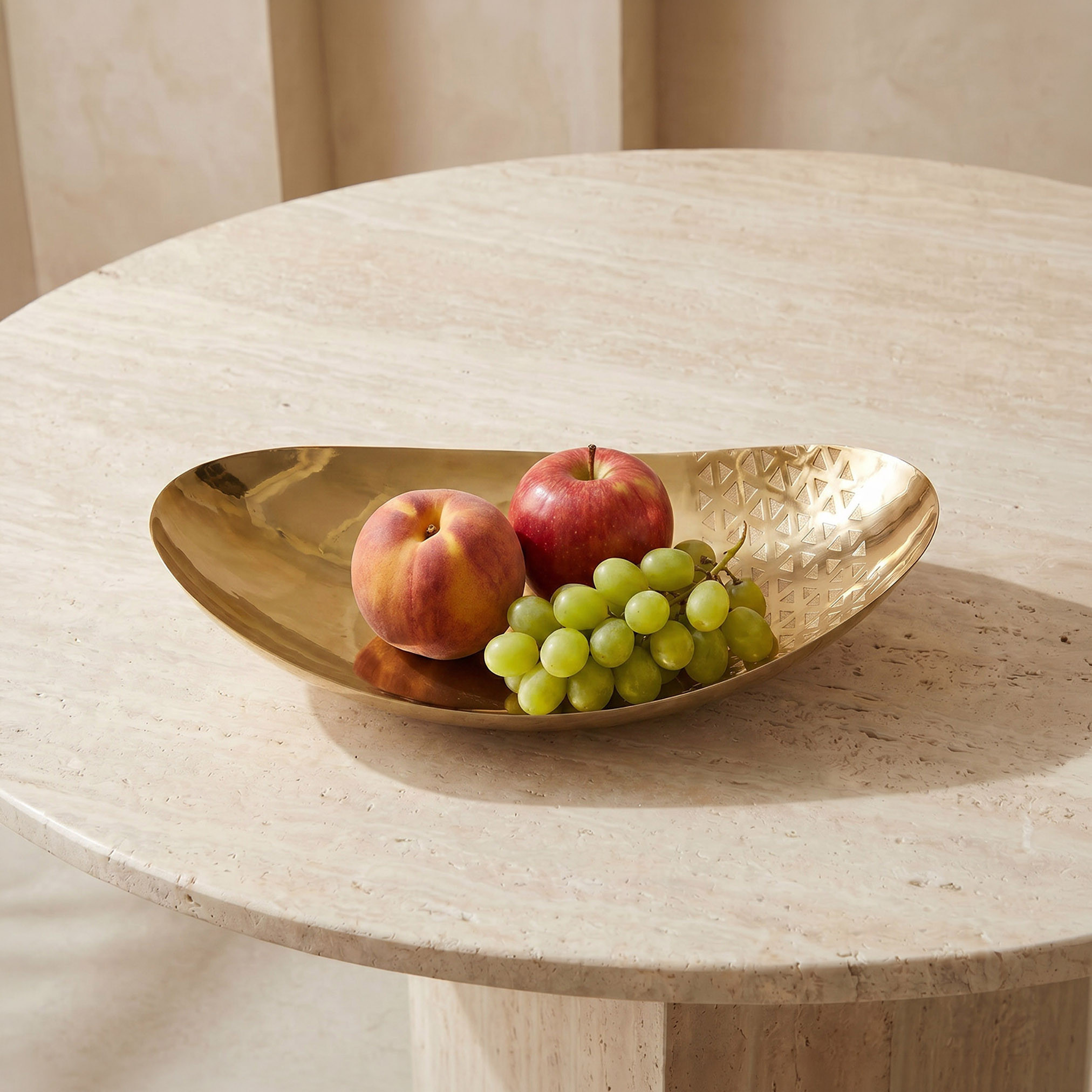 صحن معدني بيضاوي من جيو - 43x18x7 سم-household-decor-boxesandtrays-image-1