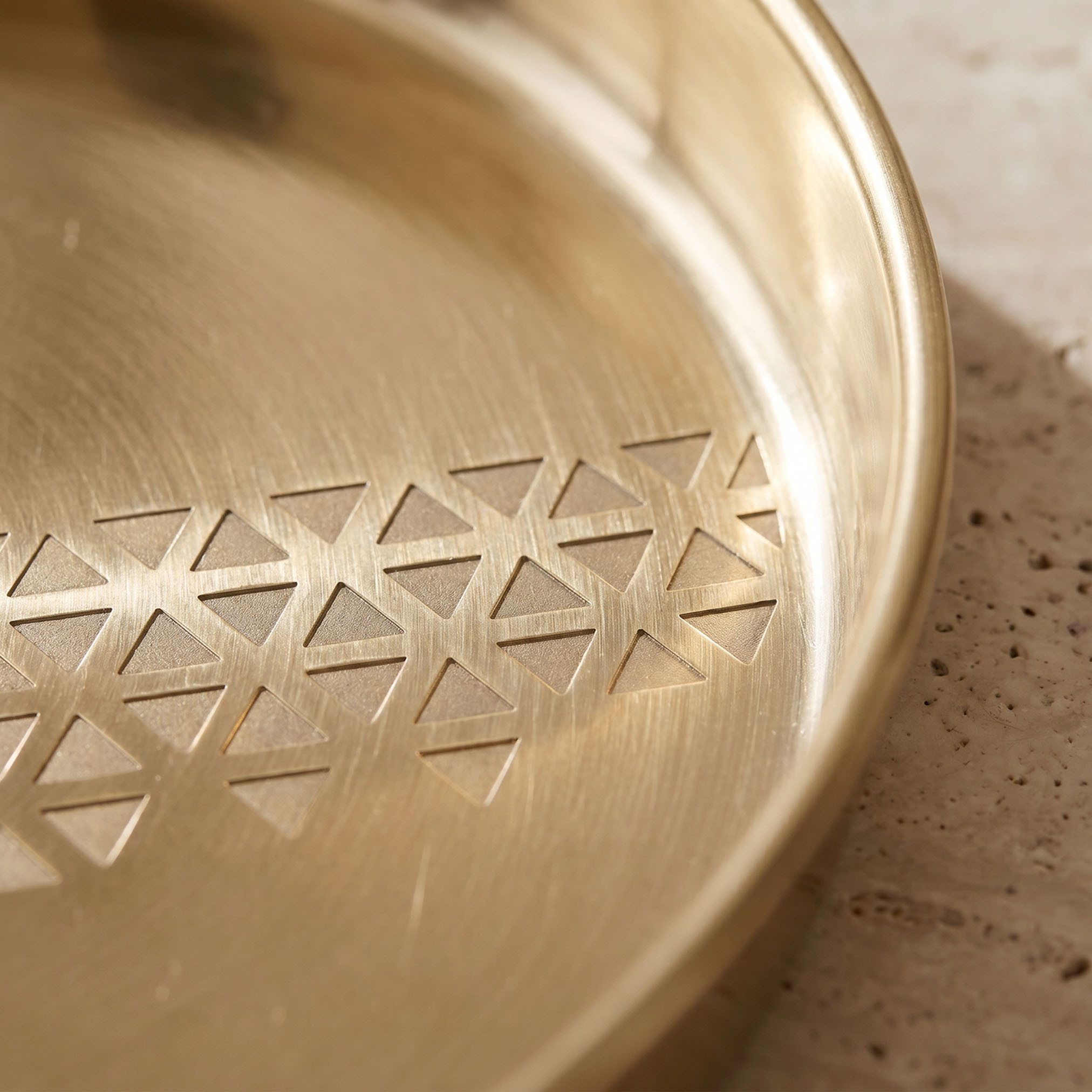 Geo Round Plate - 30 cm-household-decor-boxesandtrays-image-3