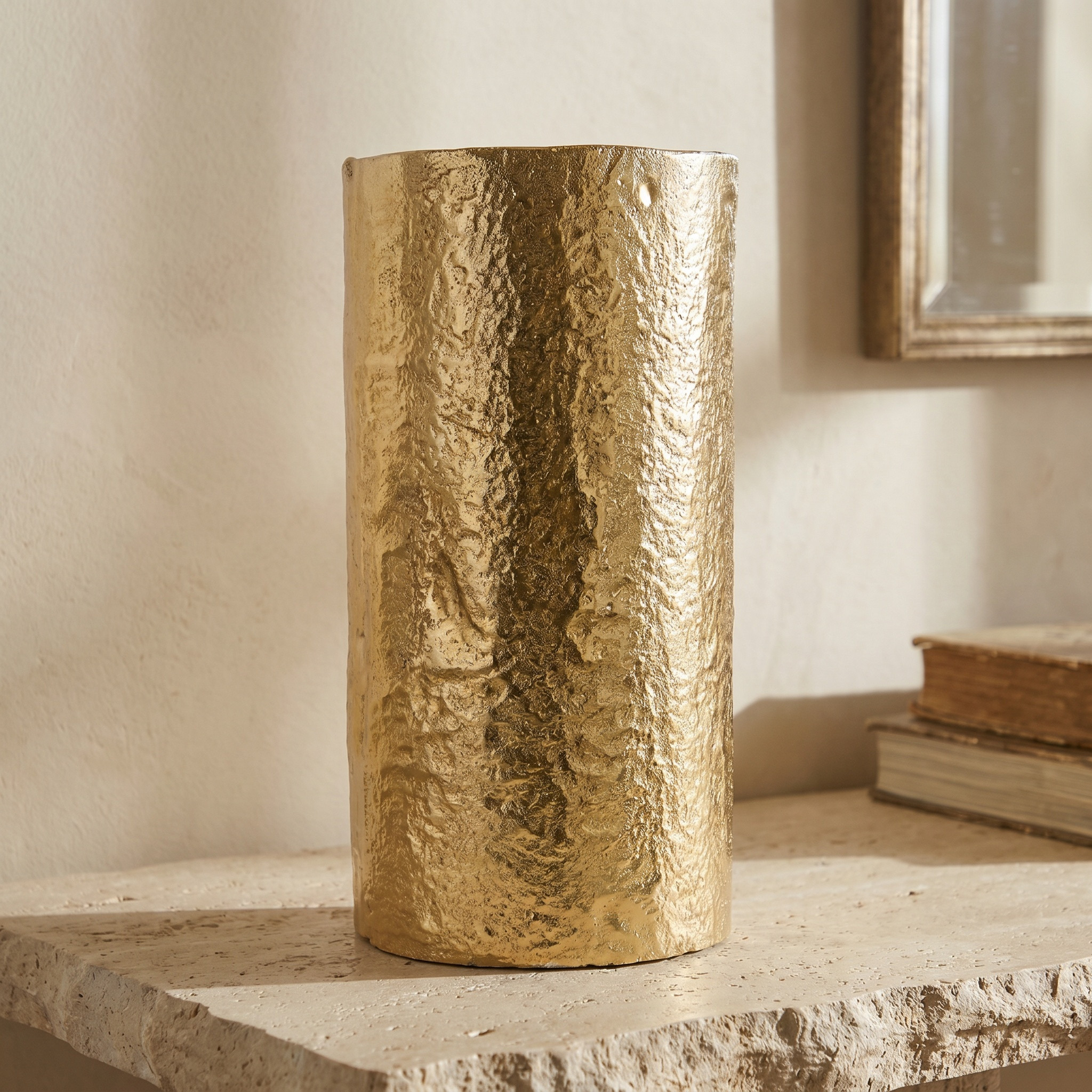 مزهرية معدنية أسطوانية - 15x30 سم-household-decor-vasesandbowls-image-1