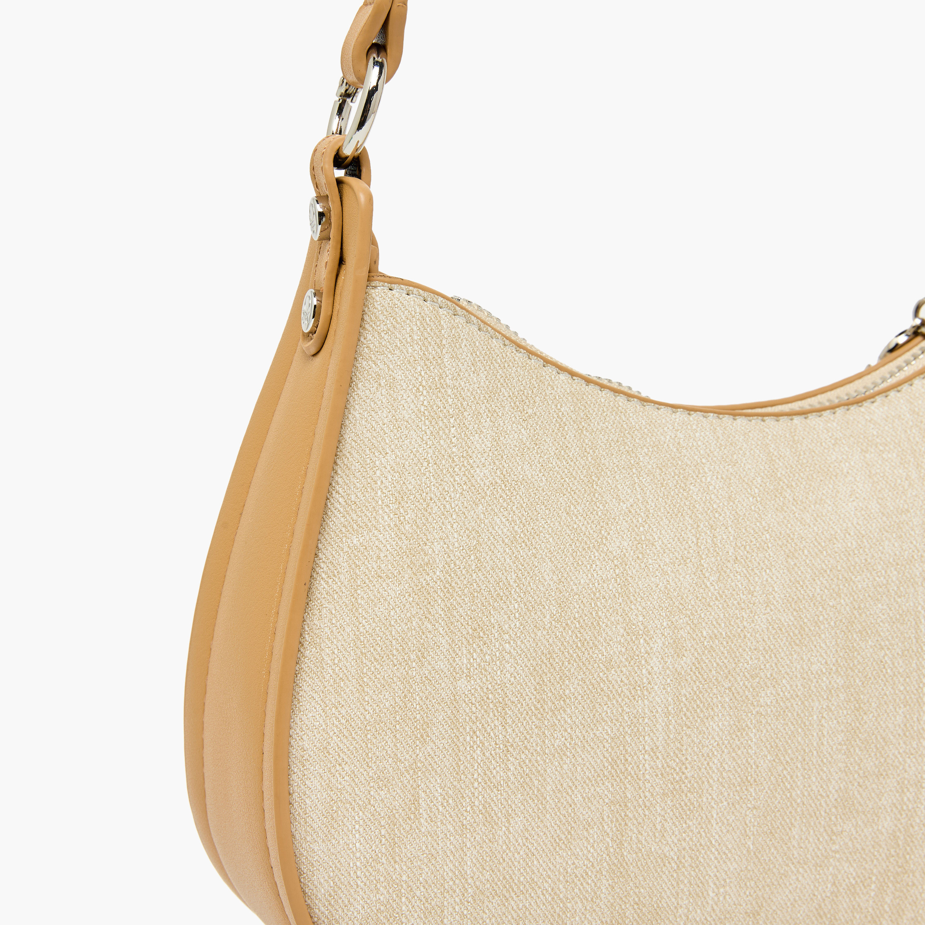 شنطة باجيت بحمالة قابلة للتعديل وزينة شرابة من يونايتد كولورز أوف بينيتون-women-bagsandwallets-handbags-image-6