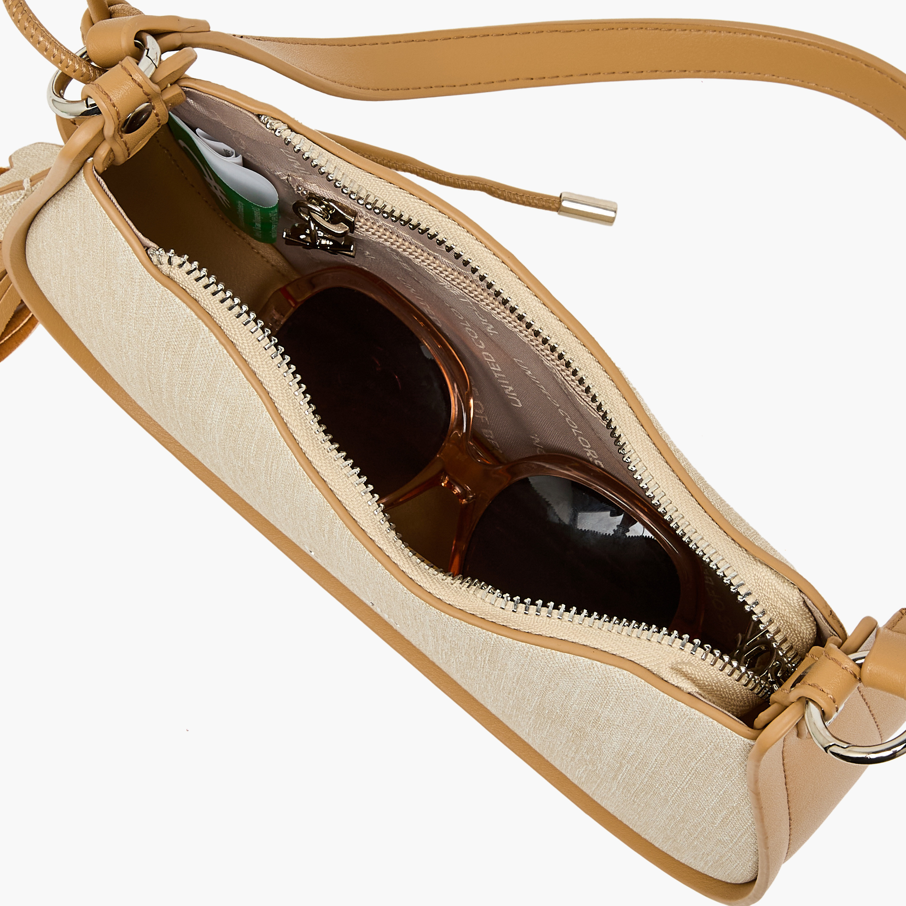 شنطة باجيت بحمالة قابلة للتعديل وزينة شرابة من يونايتد كولورز أوف بينيتون-women-bagsandwallets-handbags-image-8