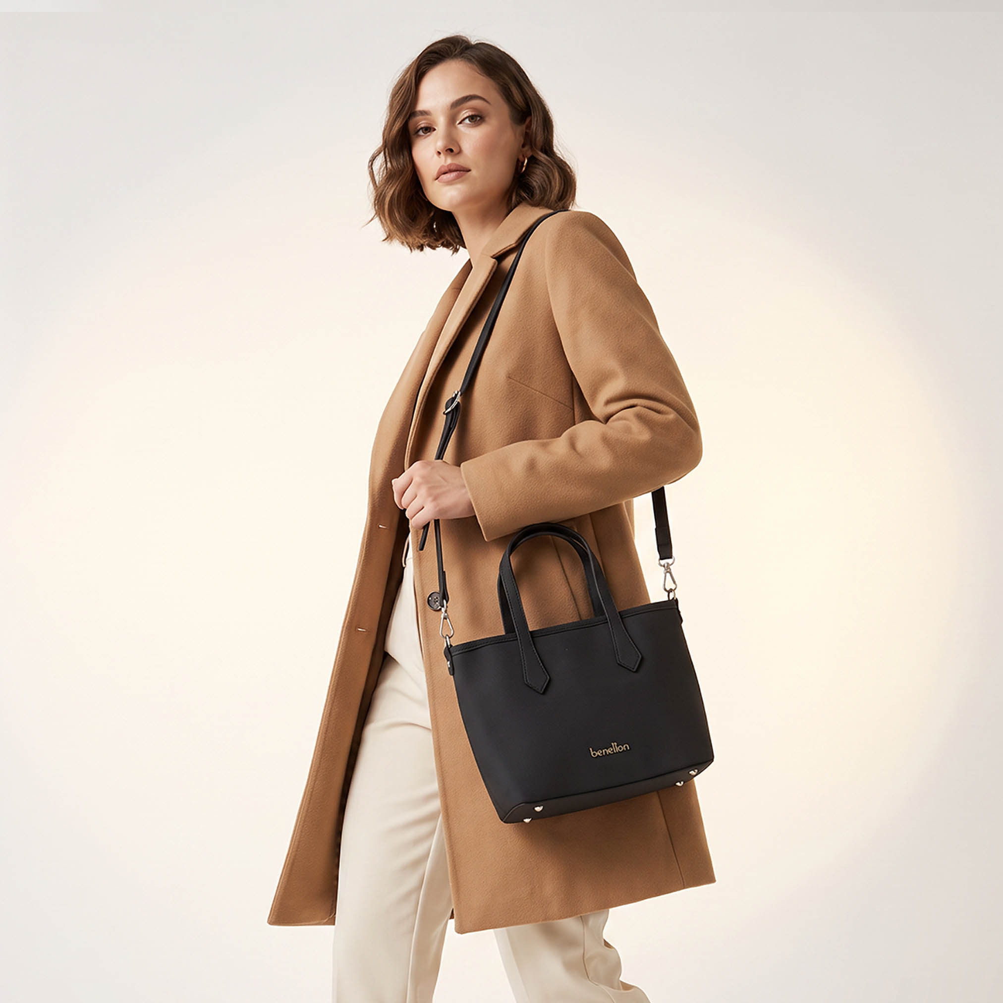 شنطة توتي سادة بحزام كتف قابل للفصل من يونايتد كلرز أوف بينيتون-women-bagsandwallets-handbags-image-2