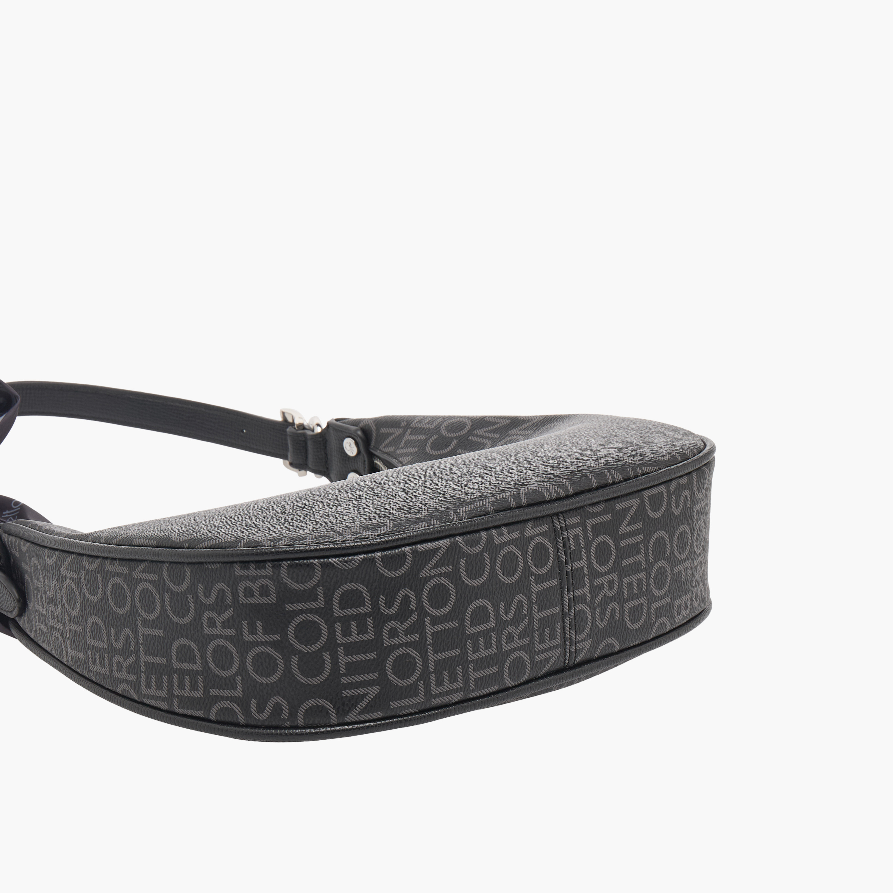 شنطة باجيت بحمالة قابلة للتعديل وزينة شرابة من يونايتد كلرز أوف بينيتون-women-bagsandwallets-handbags-image-8