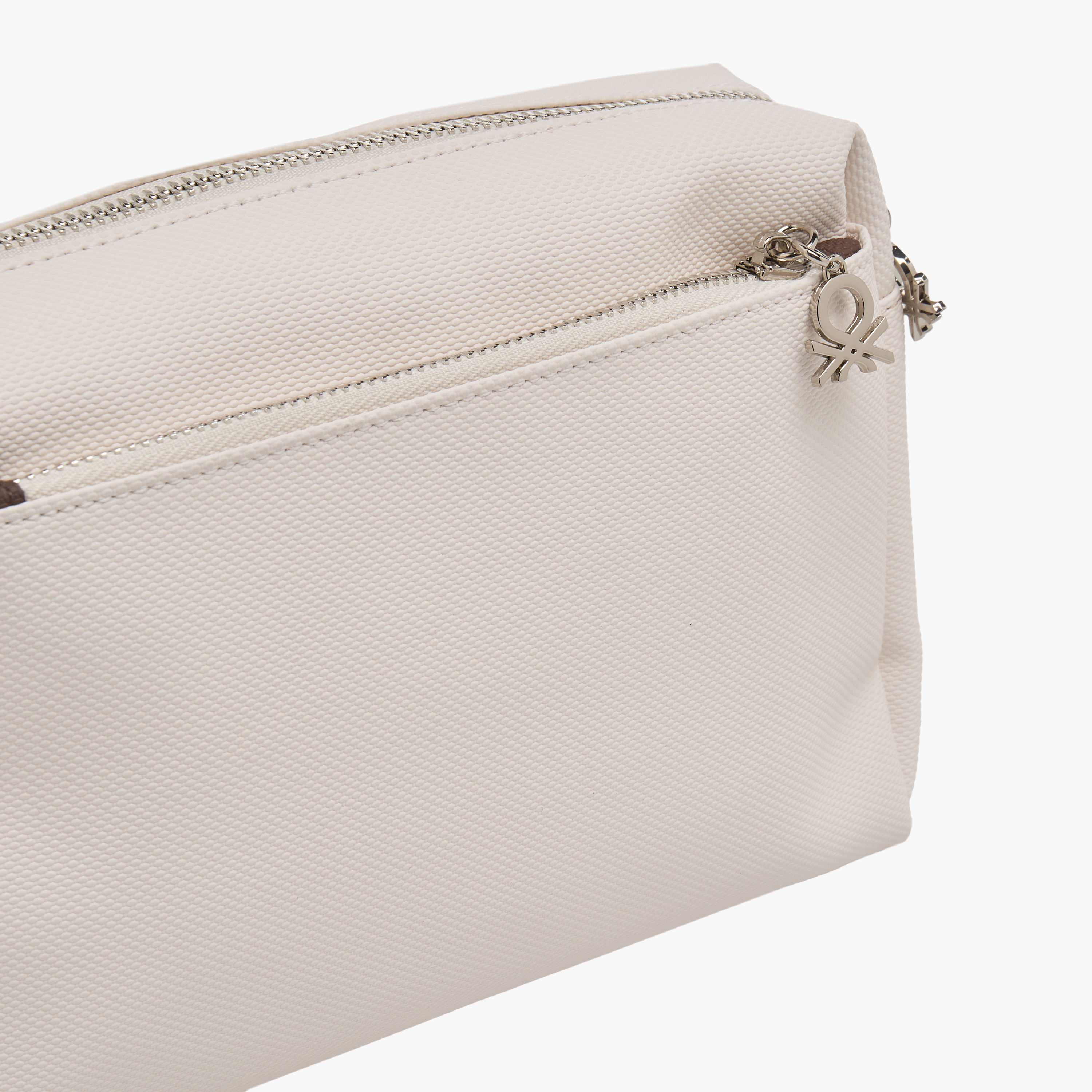 United Colors of Benetton Solid Crossbody Bag with Detachable Strap-women-bagsandwallets-handbags-image-5
