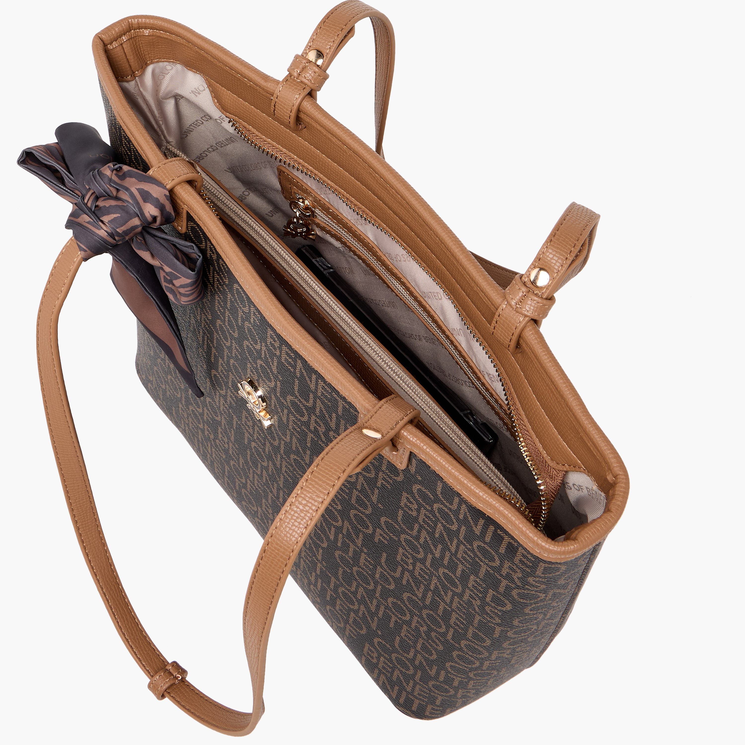 شنطة توتي مونوجرام مع زينة وشاح من يونايتد كولورز أوف بينيتون-women-bagsandwallets-handbags-image-8