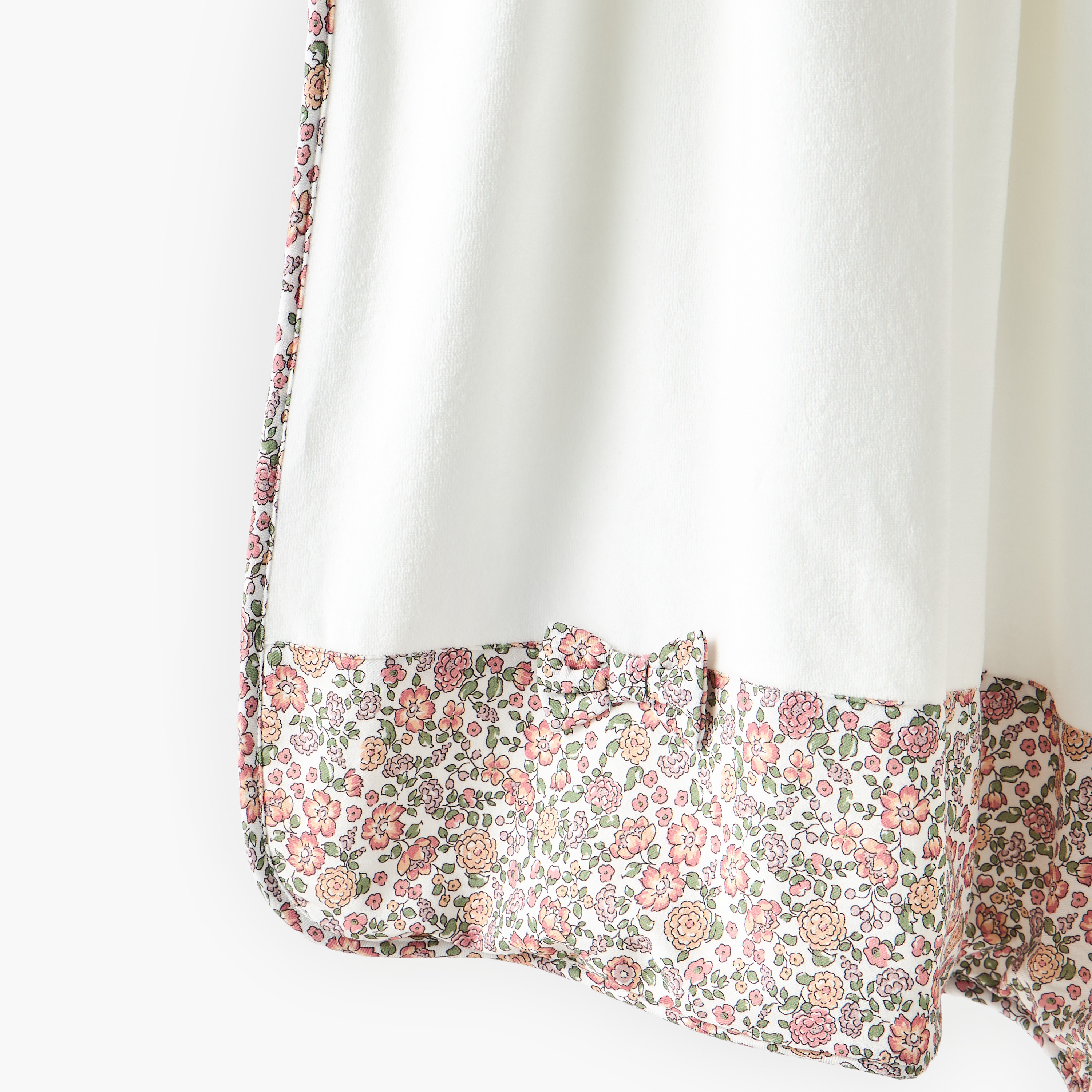 Giggles Floral Print Velour Blanket - 80x100 cm-baby-nursery-blanketsandswaddles-blanketsandquilts-image-4