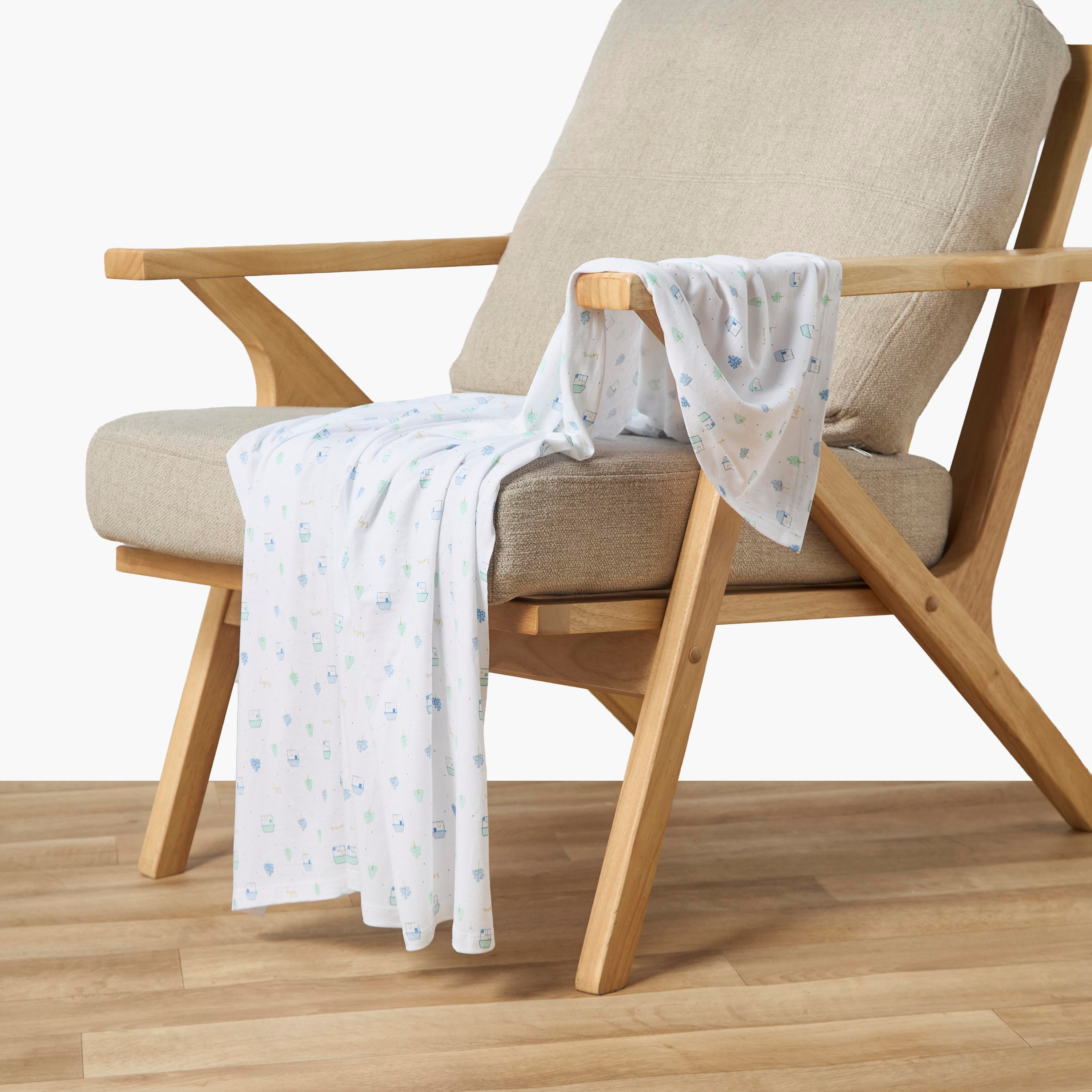 بطانية بطبعات مع قبعة متطابقة من جونيورز-baby-nursery-blanketsandswaddles-blanketsandquilts-image-2