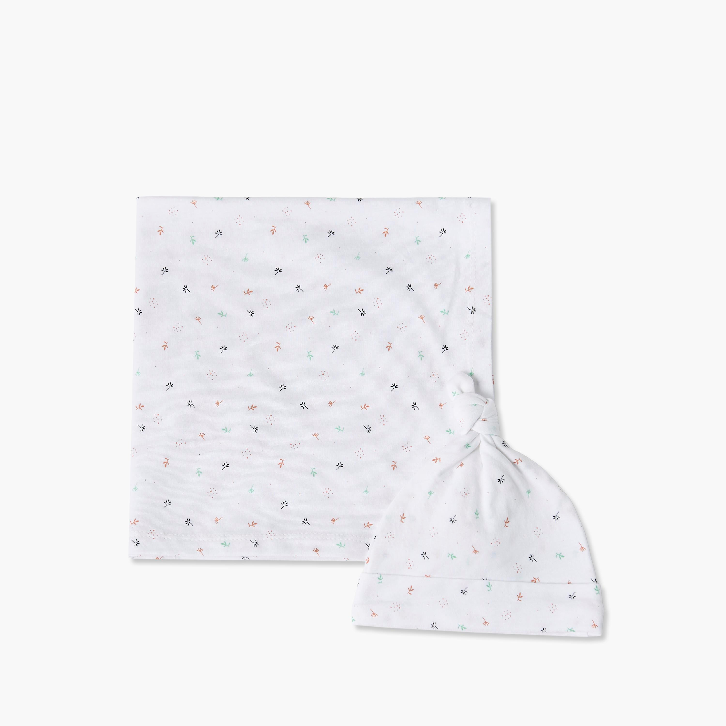بطانية بطبعات مع قبعة متطابقة من جونيورز-baby-nursery-blanketsandswaddles-blanketsandquilts-image-4