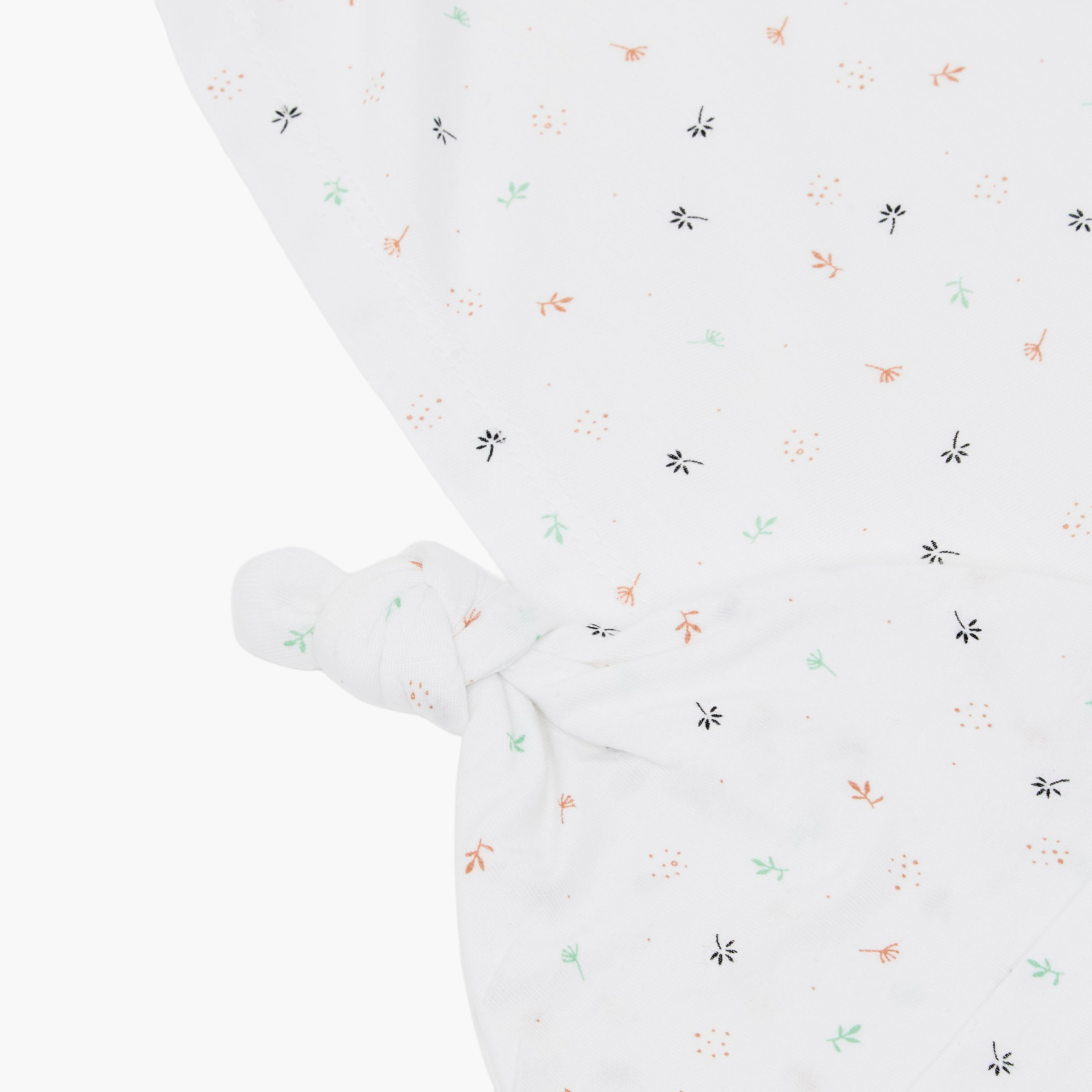 بطانية بطبعات مع قبعة متطابقة من جونيورز-baby-nursery-blanketsandswaddles-blanketsandquilts-image-8