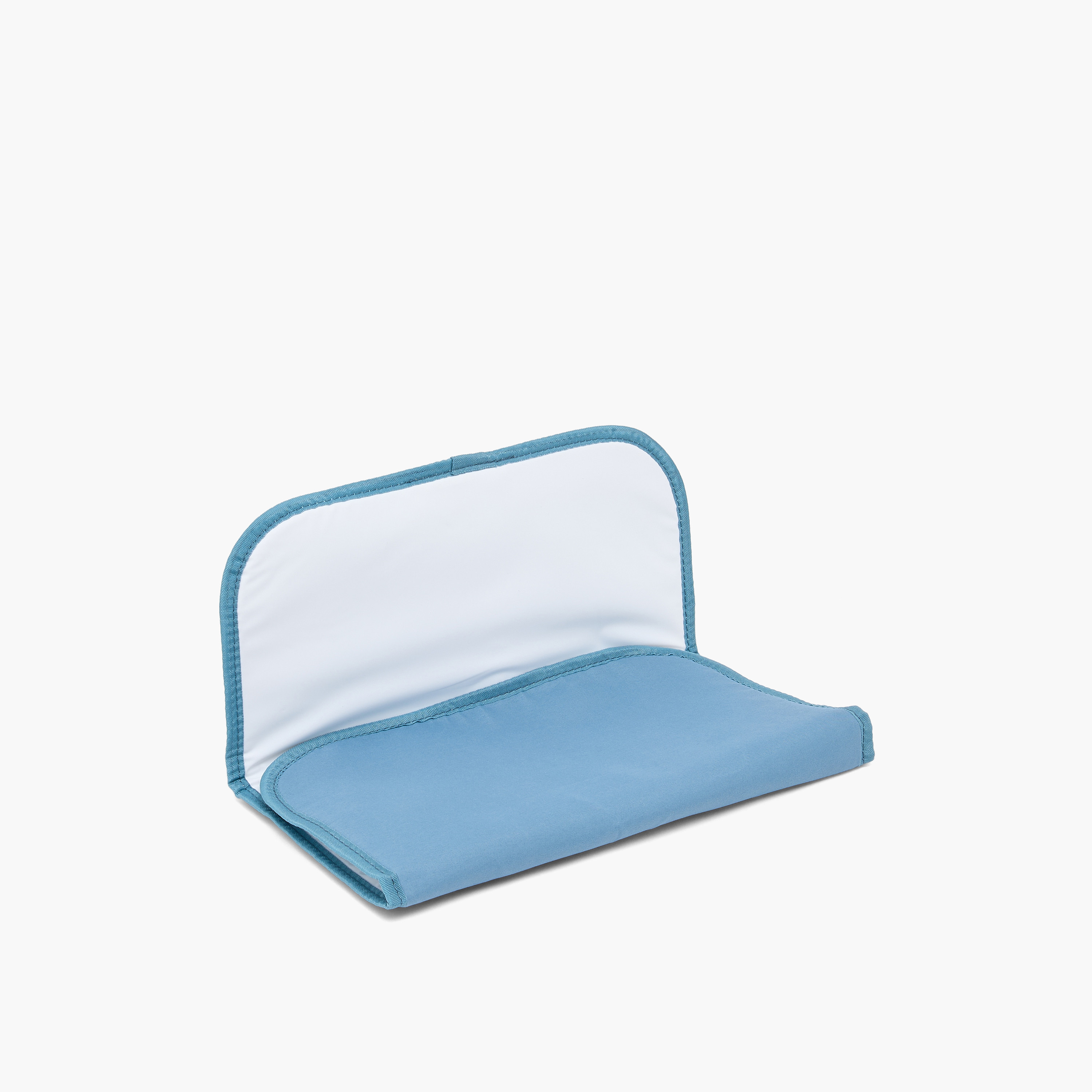 شنطة حفاضات بطبعات من جيجلز-baby-gear-diaperbags-image-8