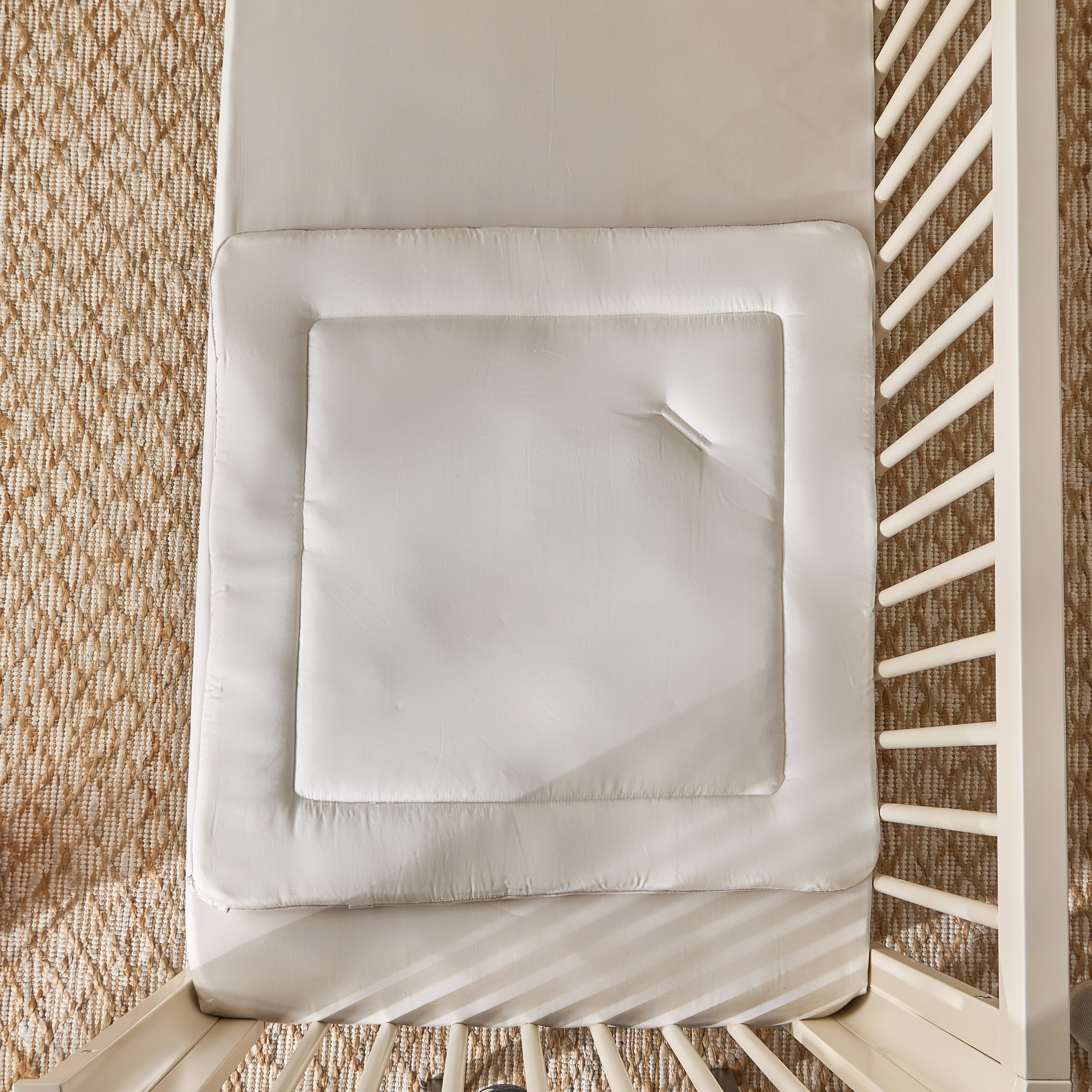 Giggles Printed Baby Nest with Bow-baby-nursery-babybedding-image-3