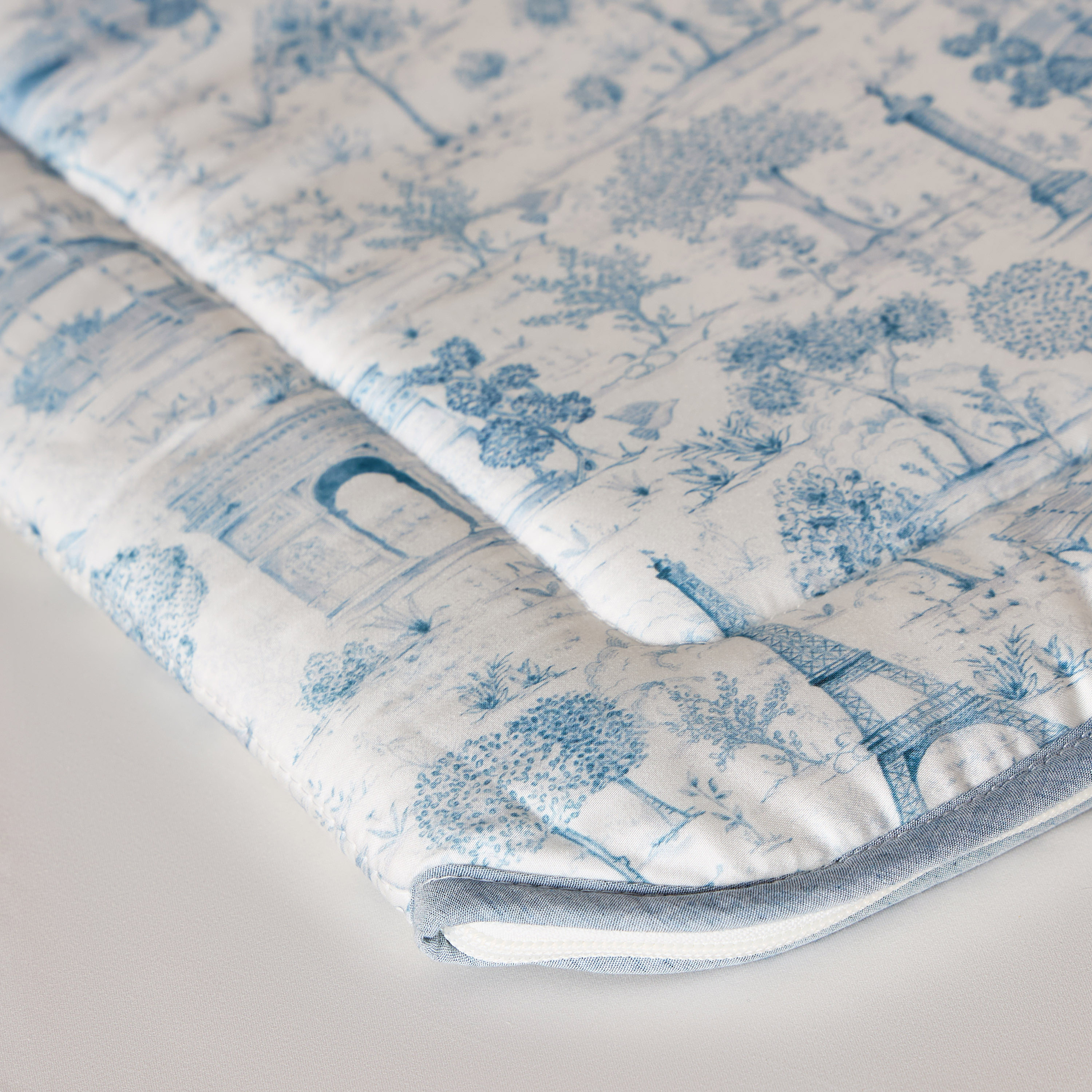 شنطة نوم قطنية للمواليد بطبعات باريس من جيجلز-baby-nursery-babybedding-image-7