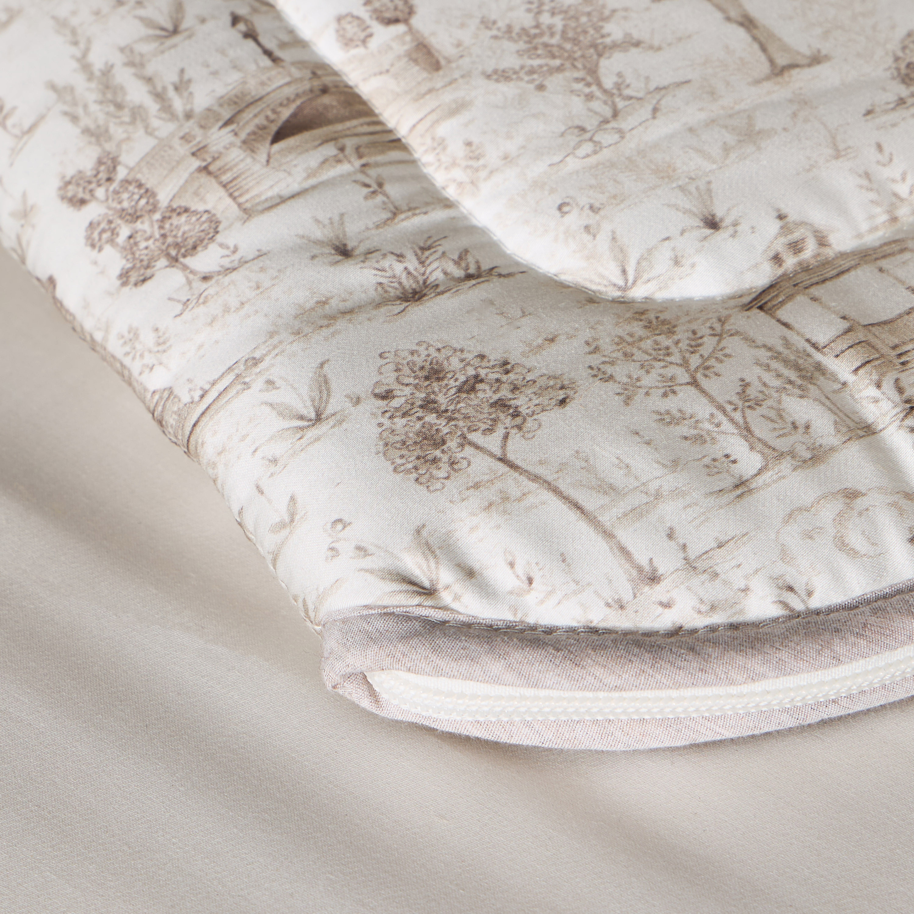 شنطة نوم قطنية للمواليد بطبعات باريس من جيجلز-baby-nursery-babybedding-image-6