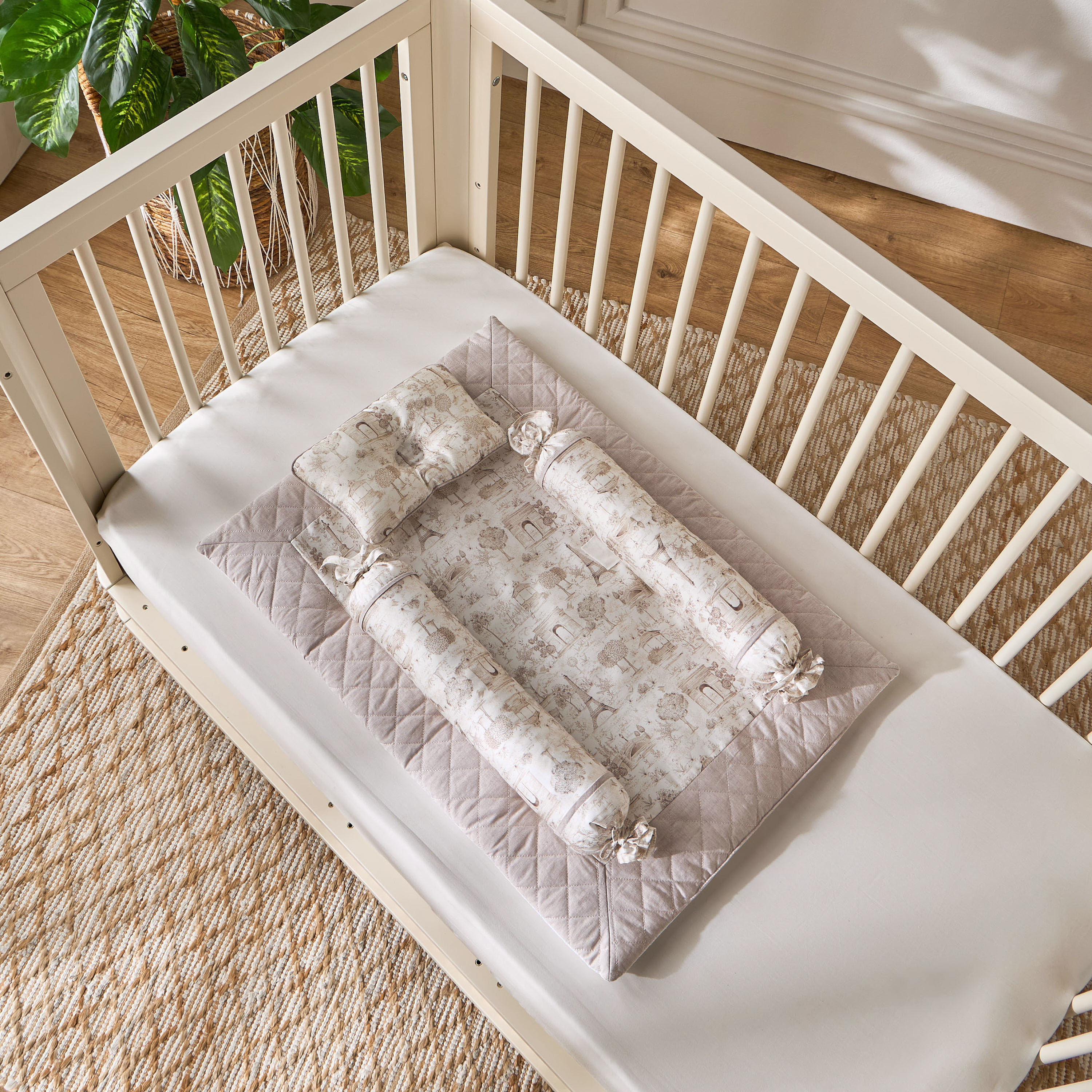طقم مساند بنقشة تول من جيجلز-baby-nursery-babybedding-image-1