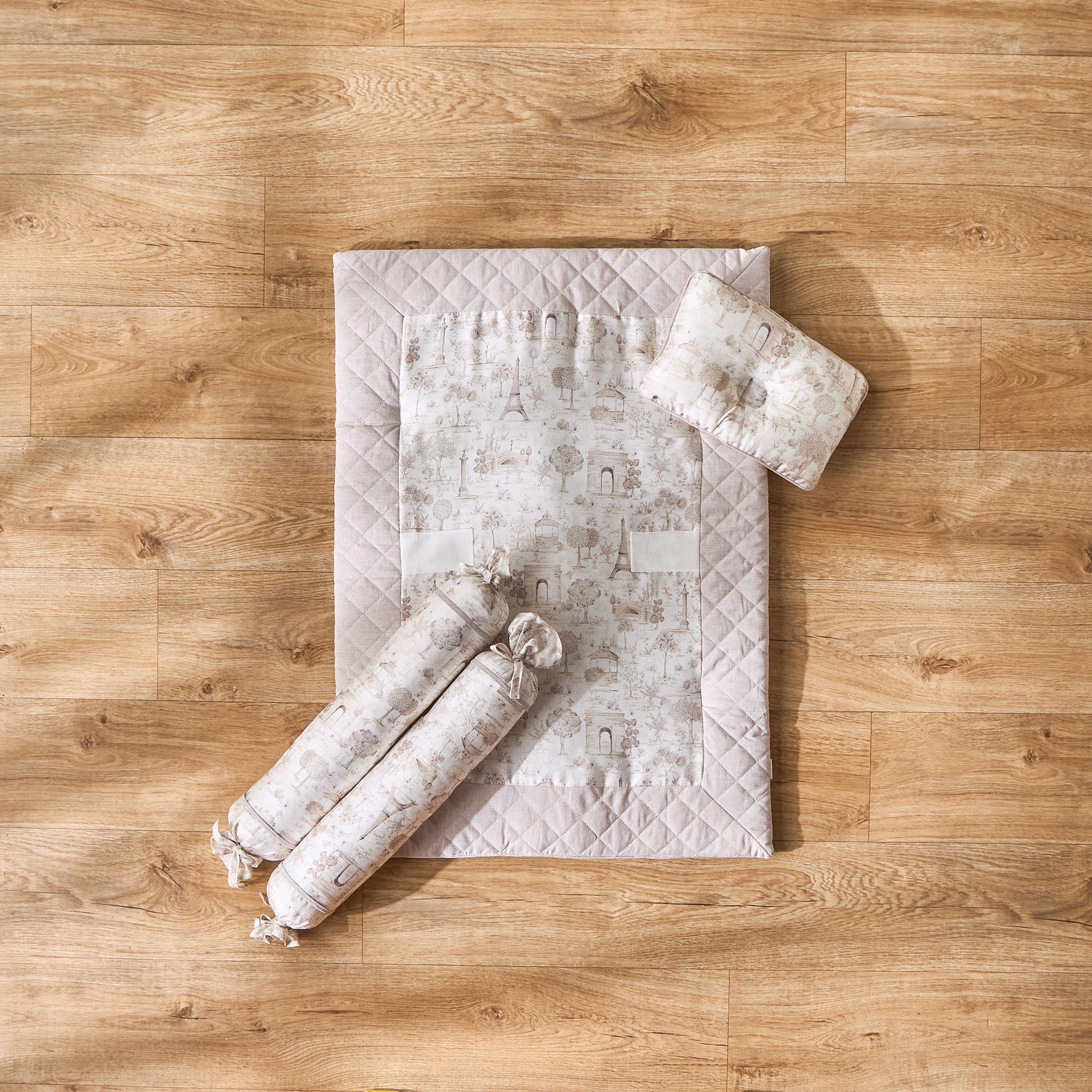 طقم مساند بنقشة تول من جيجلز-baby-nursery-babybedding-image-2