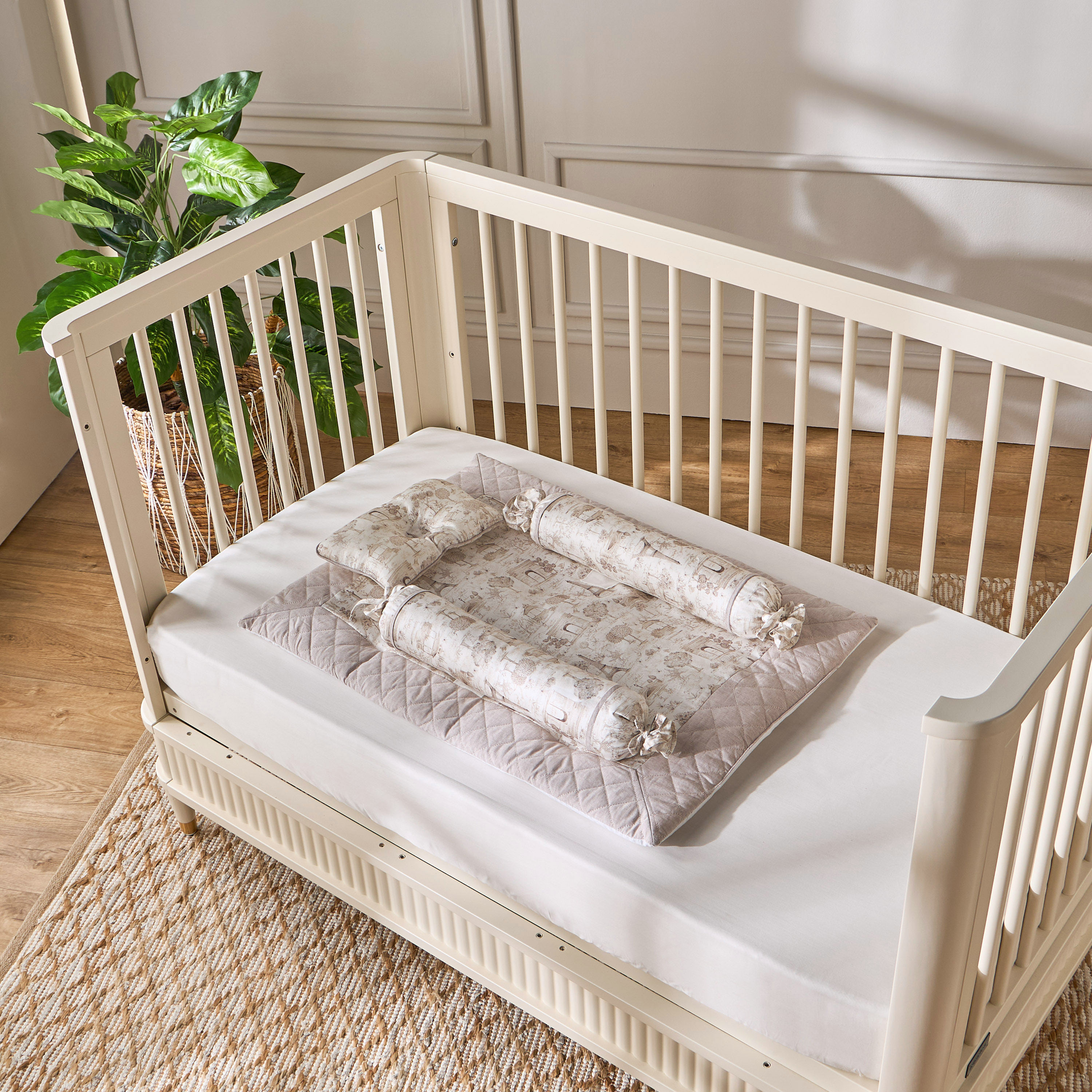 طقم مساند بنقشة تول من جيجلز-baby-nursery-babybedding-image-5