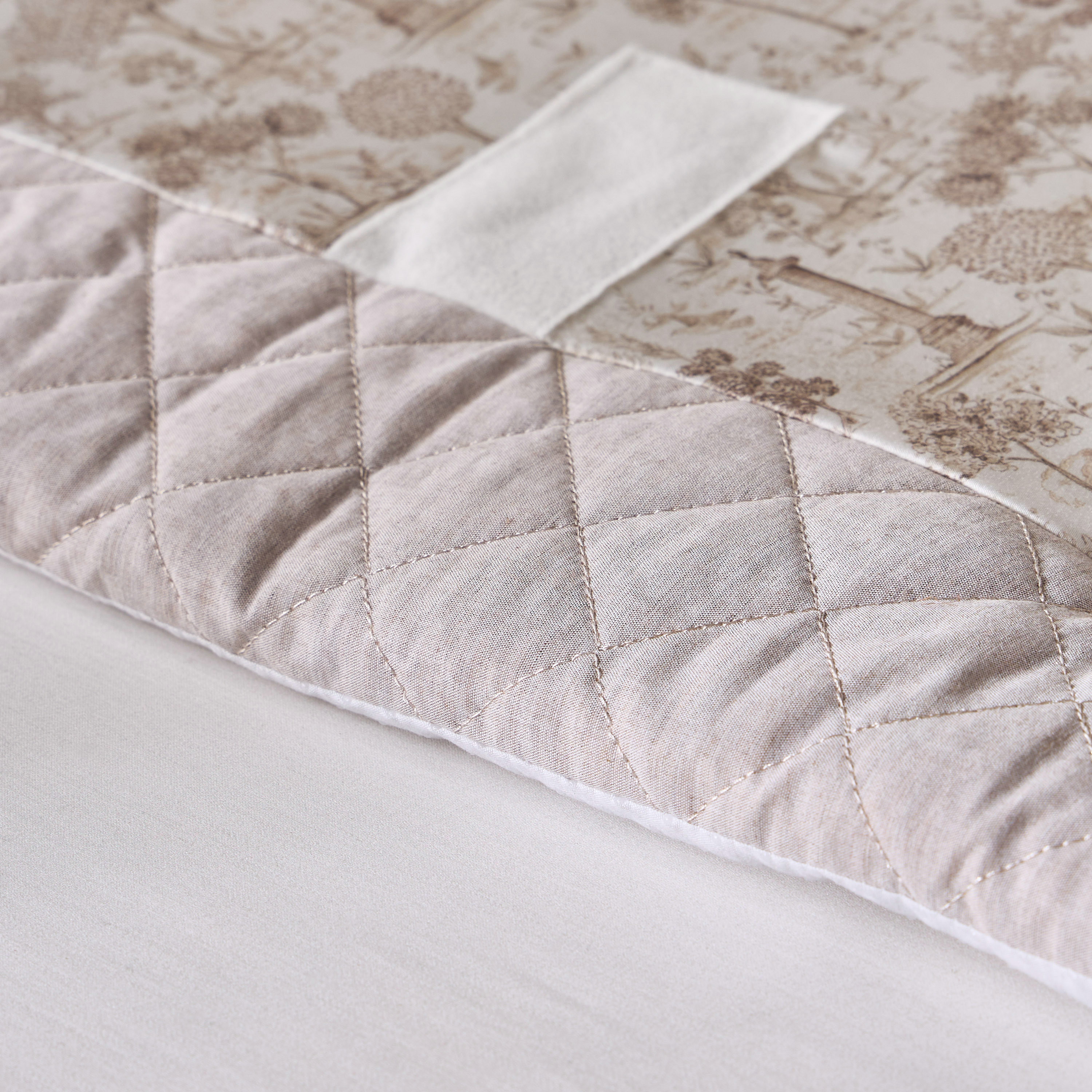 طقم مساند بنقشة تول من جيجلز-baby-nursery-babybedding-image-7