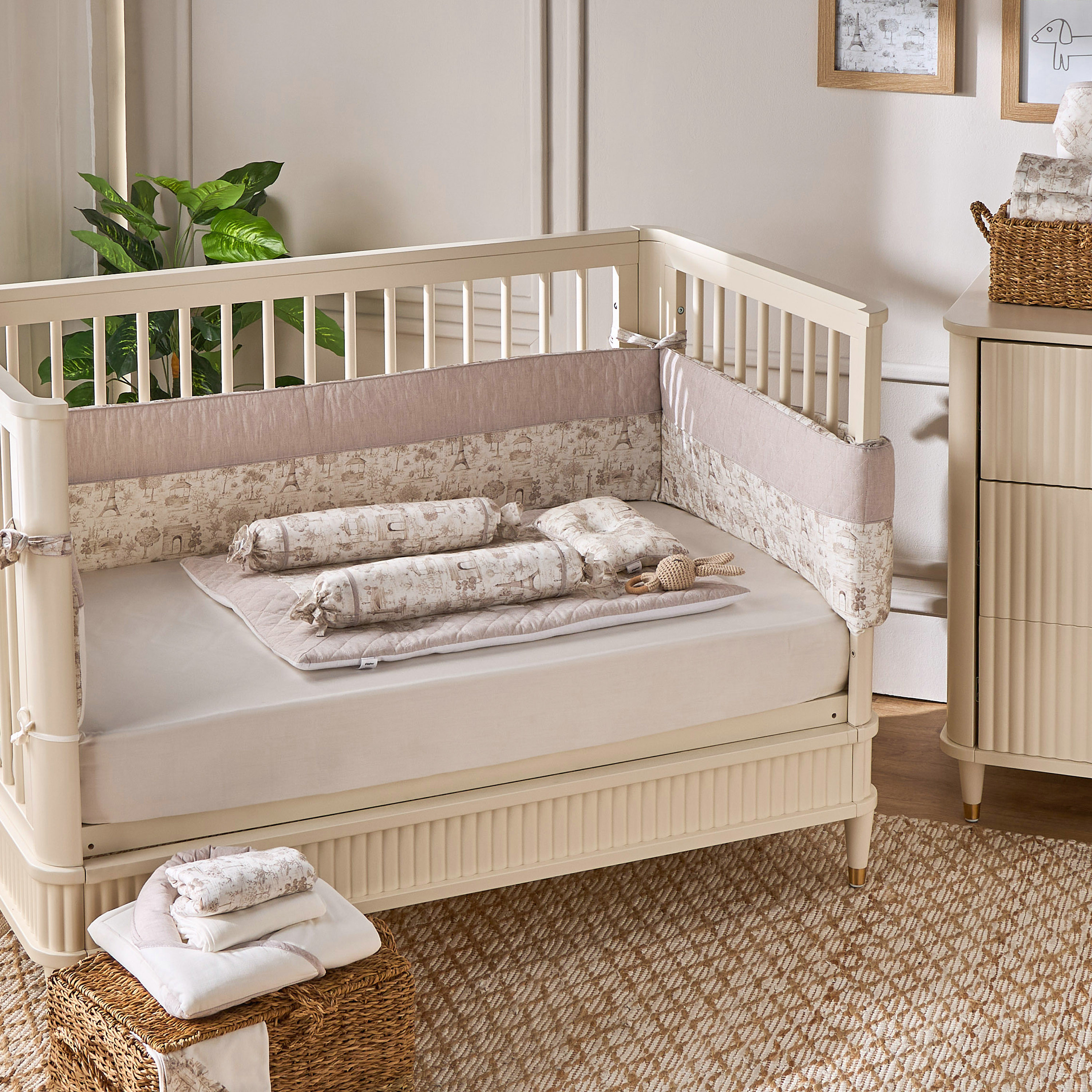 طقم مساند بنقشة تول من جيجلز-baby-nursery-babybedding-image-13