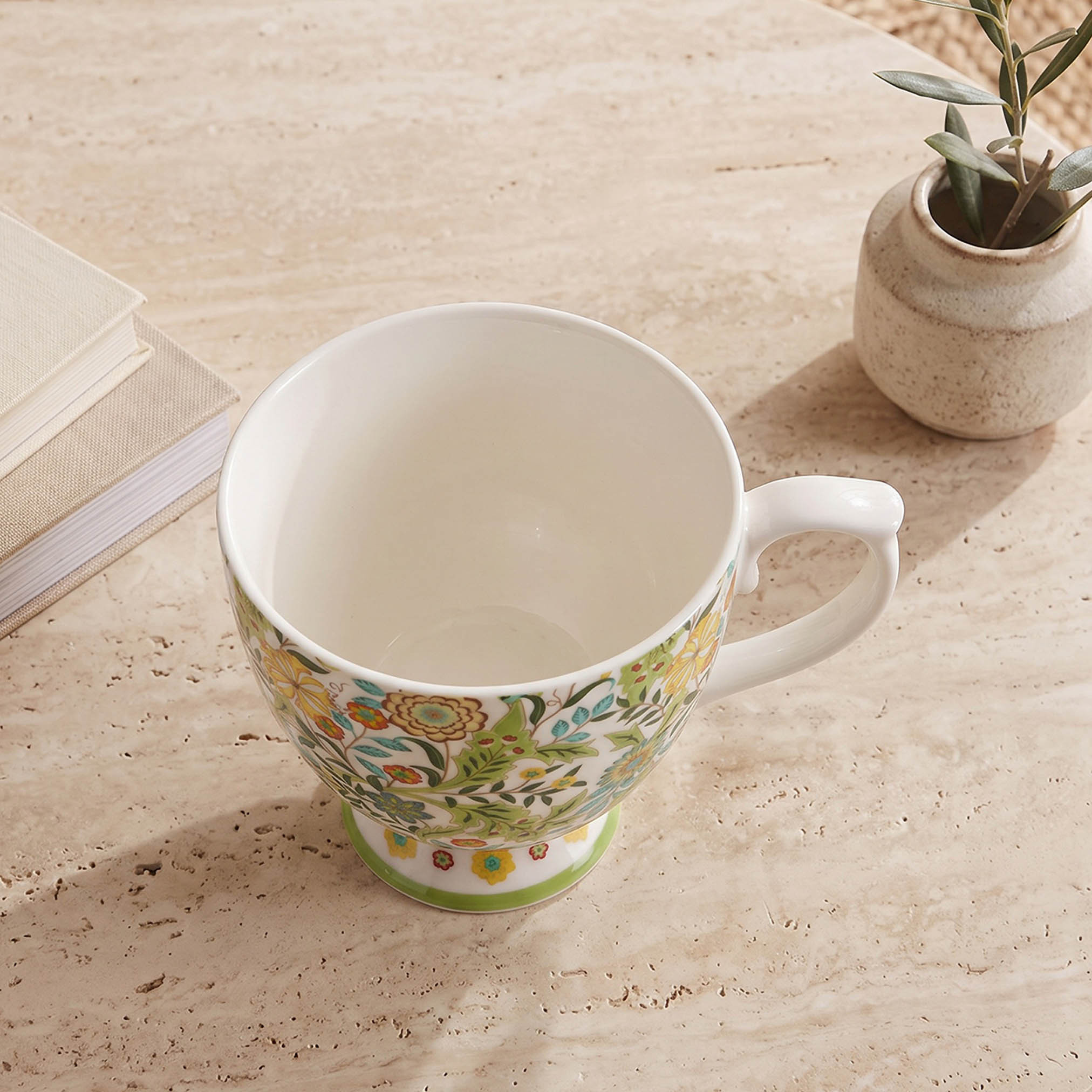مج خزف صيني بقاعدة وطبعات زهرية - 360 مل-household-dining-teaandcoffee-mugsandcups-image-2