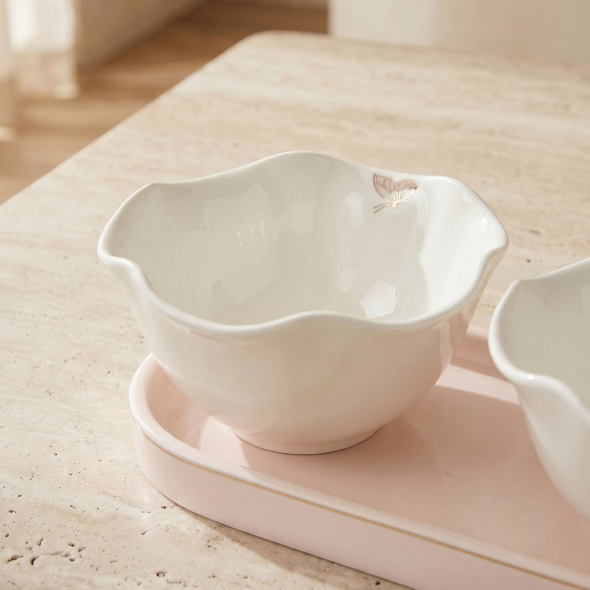 طقم صحون تقديم بورسلان من 3 قطع بنقوش فراشات مع صينية-household-dining-serveware-chipsanddip-image-3