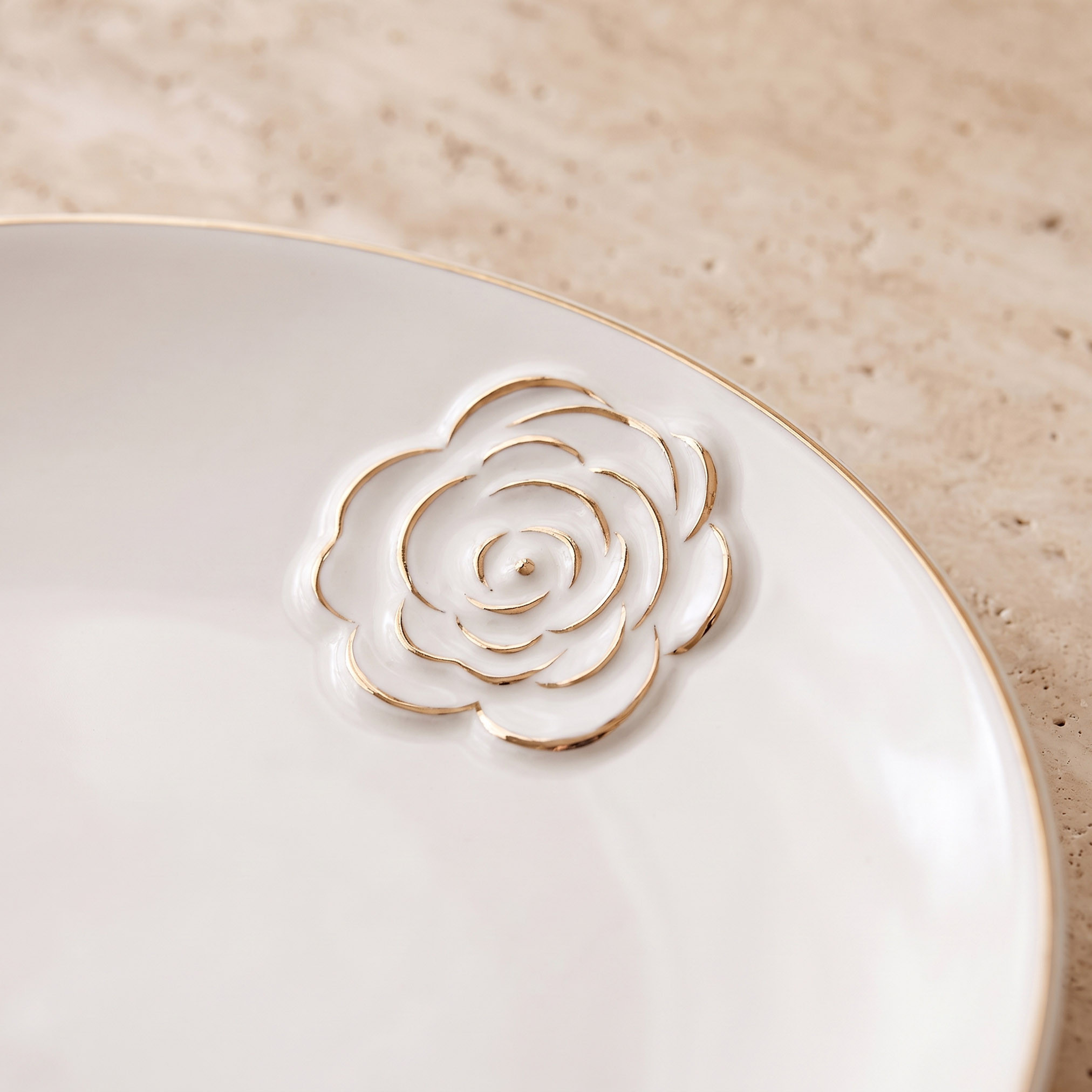 حامل كيك بورسلين بقاعدة من روزي-household-dining-serveware-cakestands-image-3