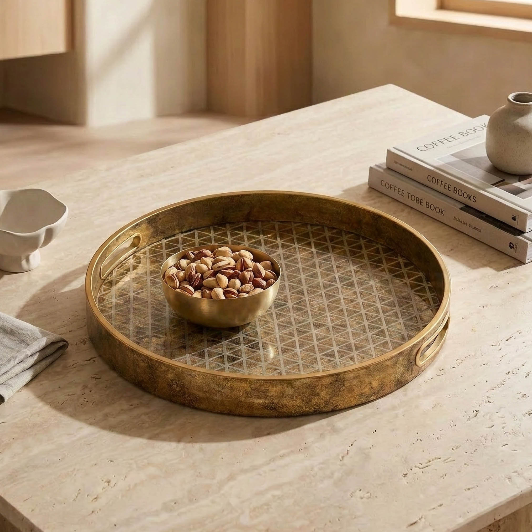 صينية مستديرة بطبعات من جيو - 37 سم-household-decor-boxesandtrays-image-2