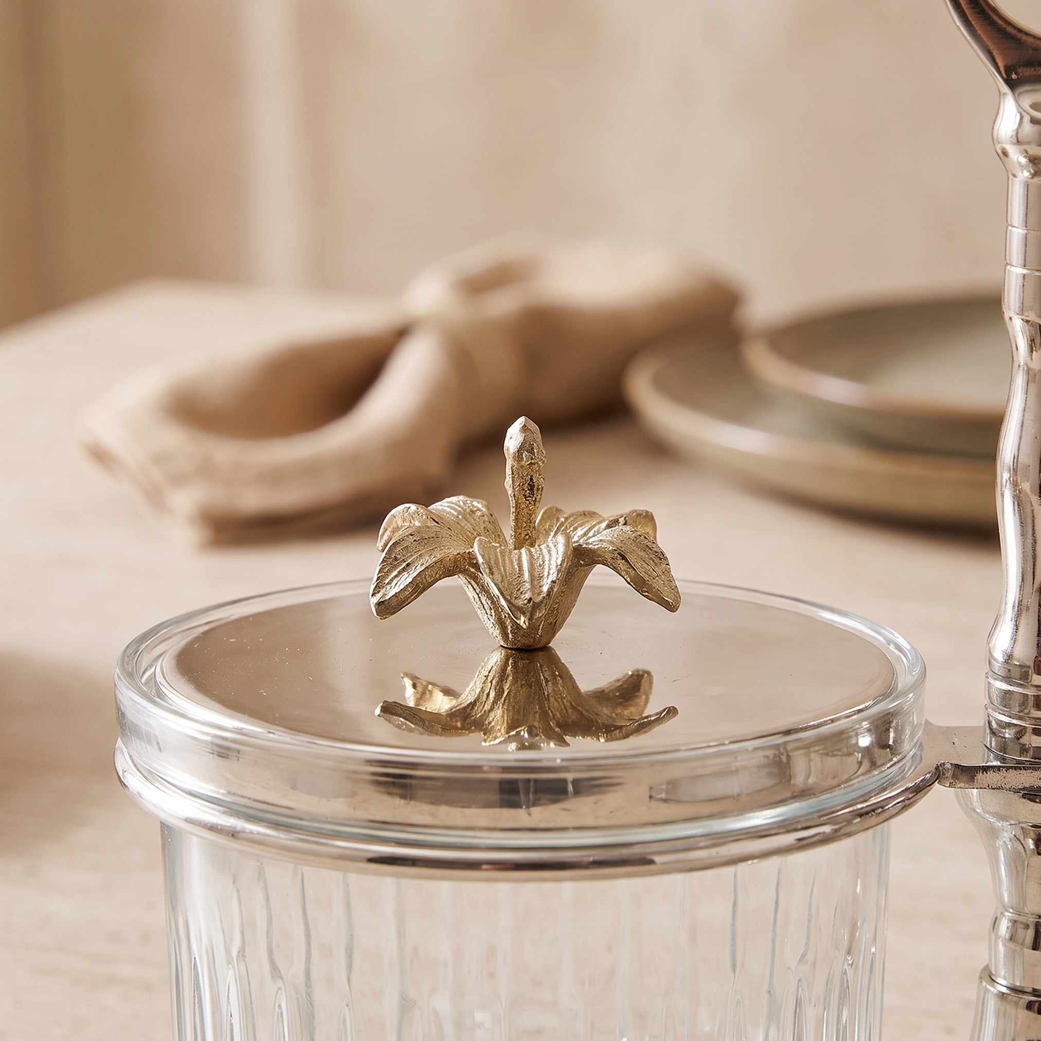 Floral 2-Piece Metal Jar Holder with Lid and Stand - 22x10 cm-household-dining-serveware-servingplatters-image-3