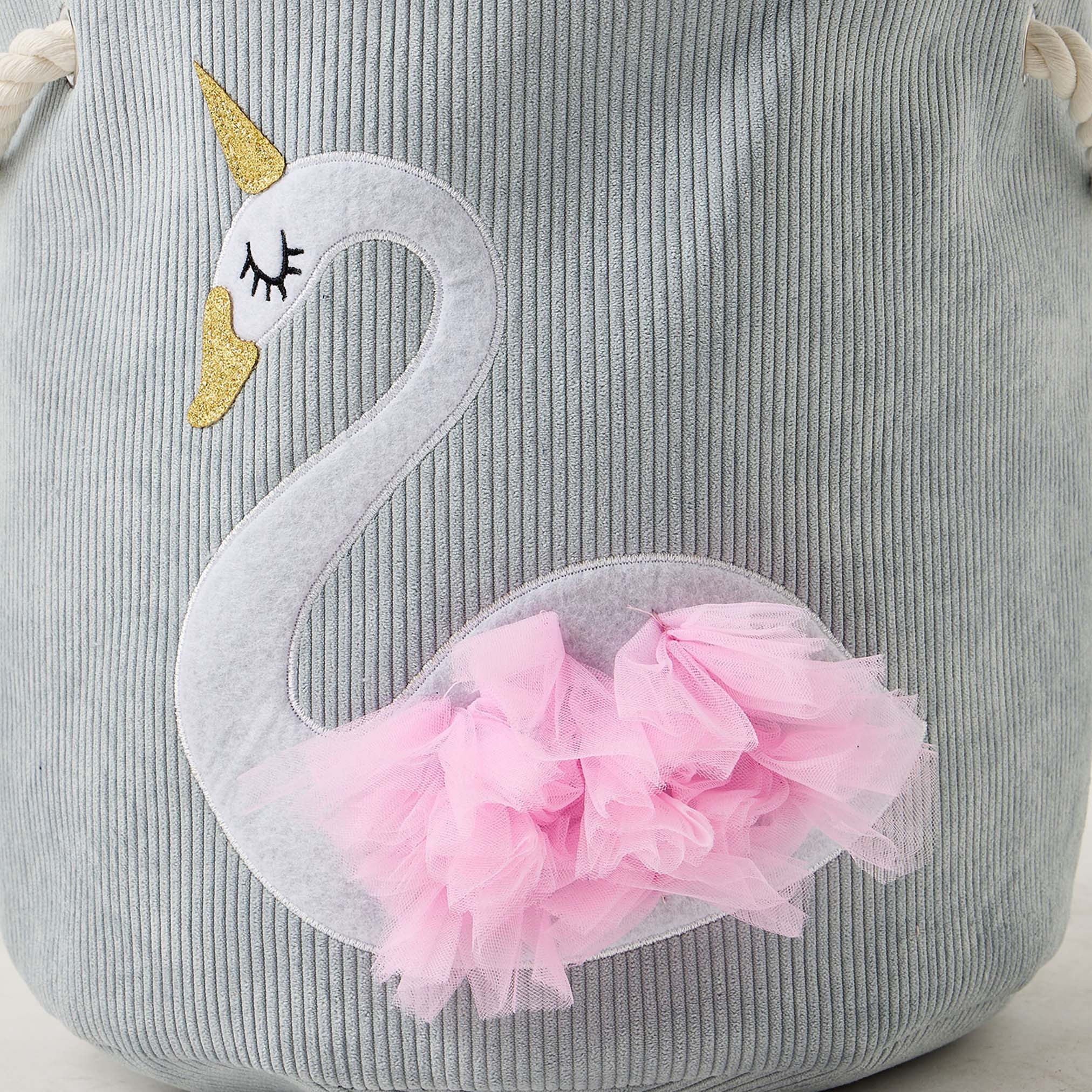 سلة غسيل بتطريز بجعة من جونيورز-baby-nursery-furniture-wardrobesandstorage-image-5