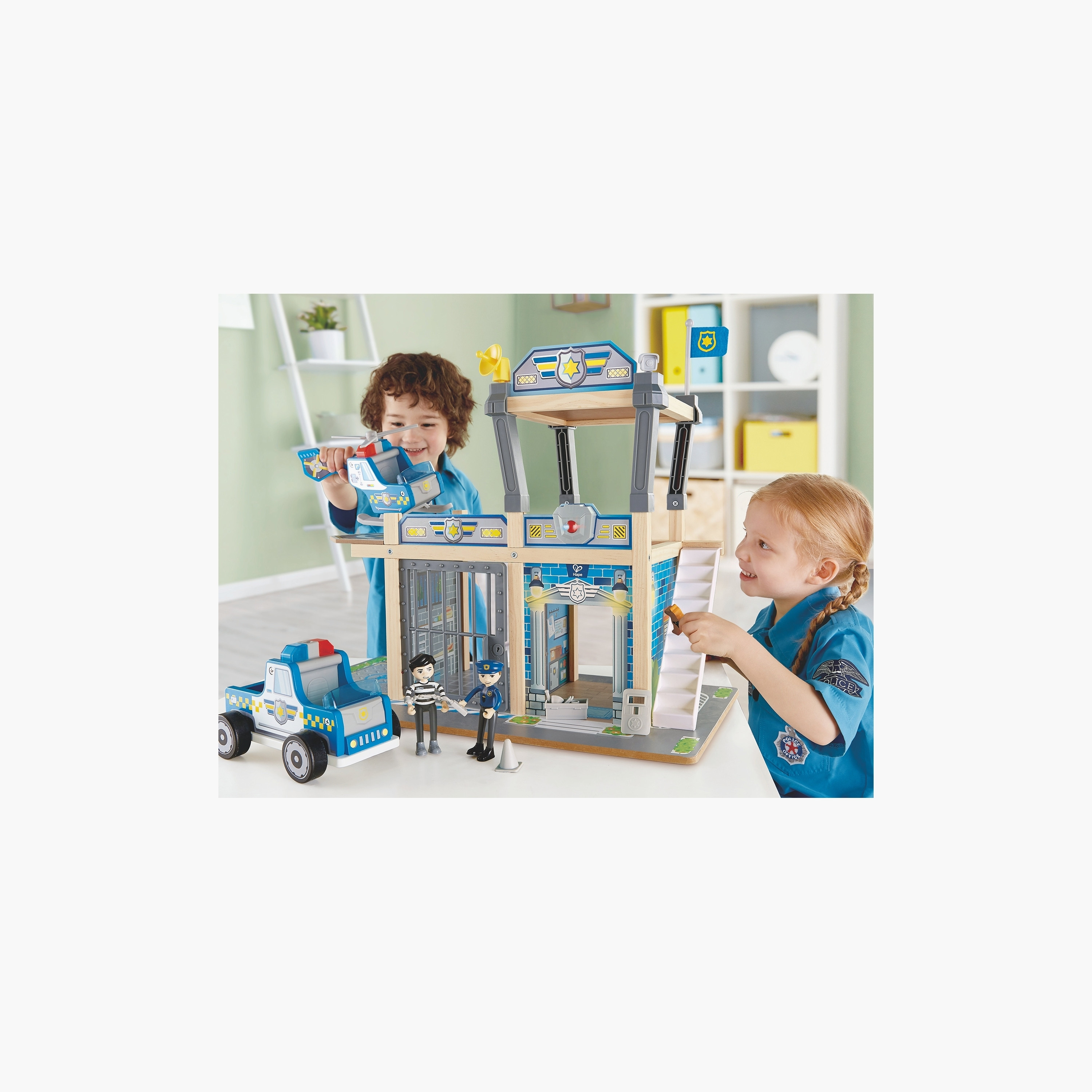 Hape Metro Police Department Playset-toys-roleplay-policeanddetectivesets-image-20