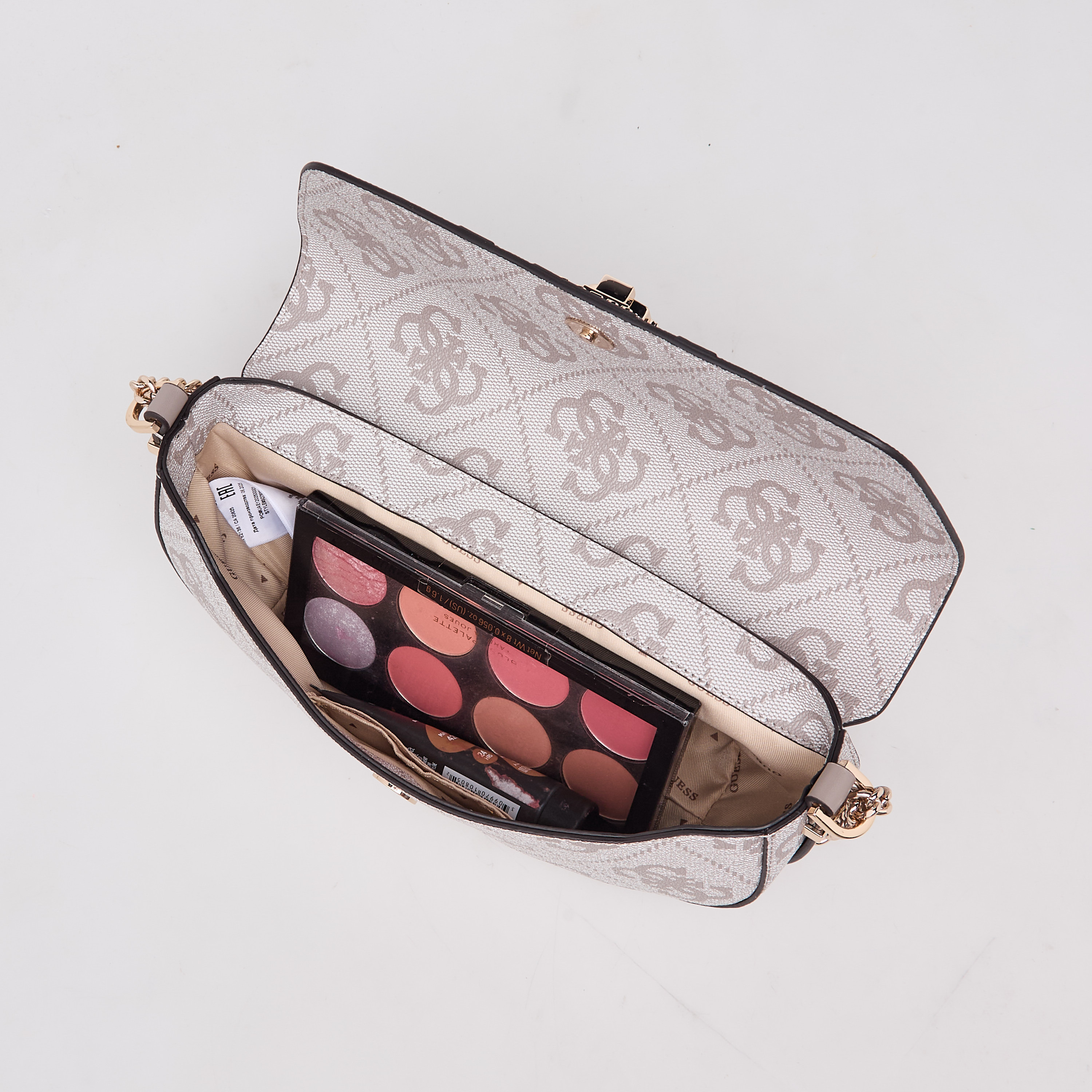 حقيبة كروس بودي غيس إيرينيا بنقش المونوغرام مع إغلاق بالسديلة وحزام سلسلة-women-bagsandwallets-handbags-image-8