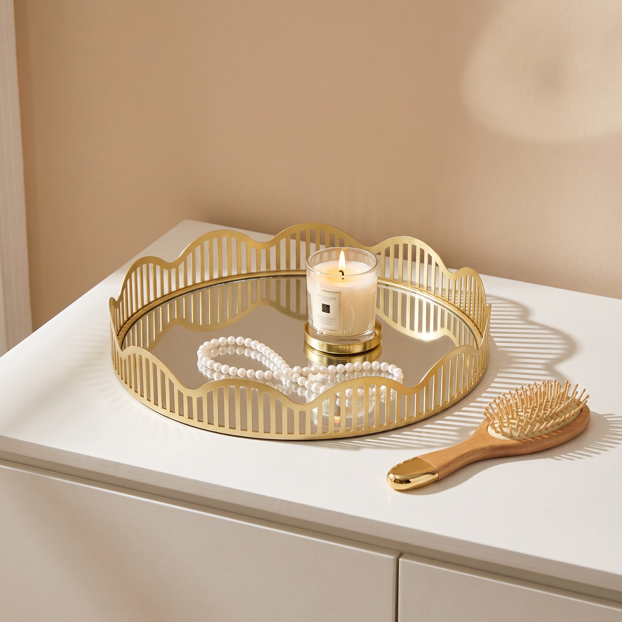 صينية ديكور زجاجية بحواف صدفية-household-decor-boxesandtrays-image-4