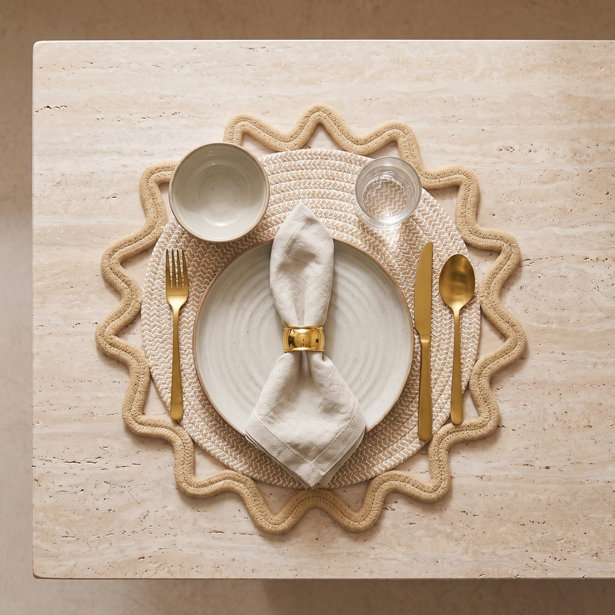 لبادة صحون منسوجة بحواف مموجة - 38 سم-household-dining-tablelinen-placemats-image-5
