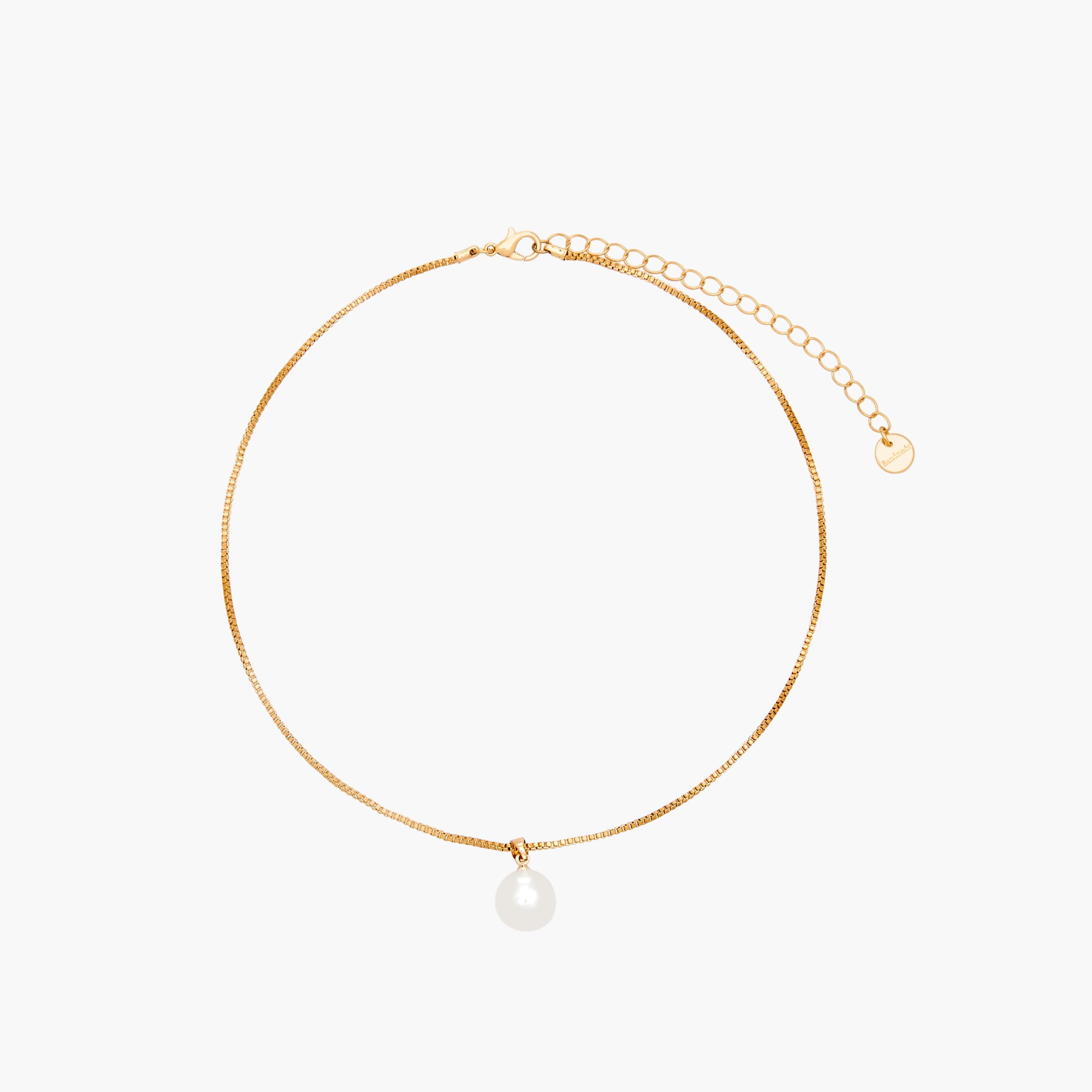 عقد وحلق بتزيينات لؤلؤ - طقم من قطعتين-women-watchesandjewellery-jewellery-jewellerysets-image-2