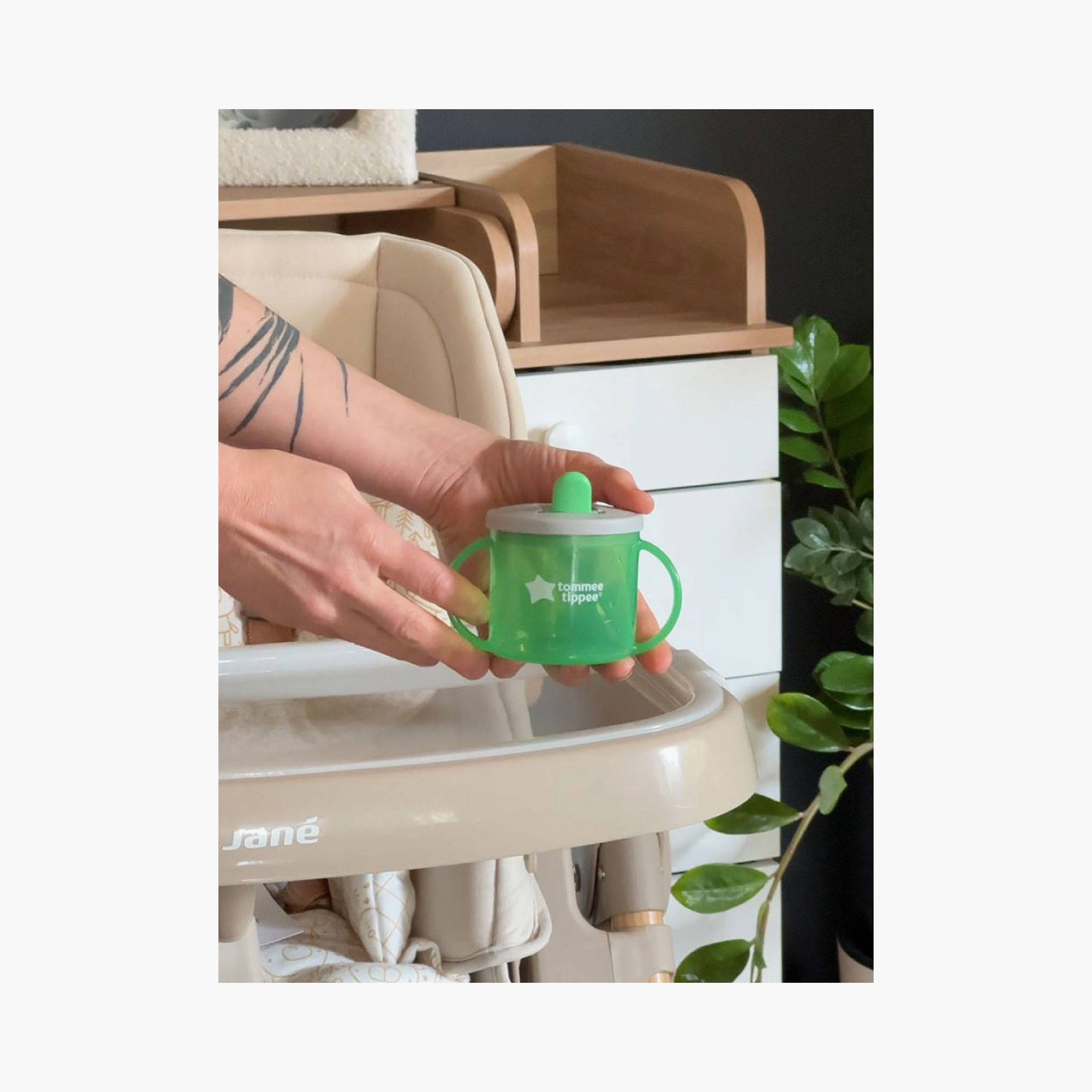 كوب "إيفريداي فيفوريتس" المفضل يومياً بمقبض - 190 مل من تومي تيبي-baby-feeding-mealtimeessentials-image-18