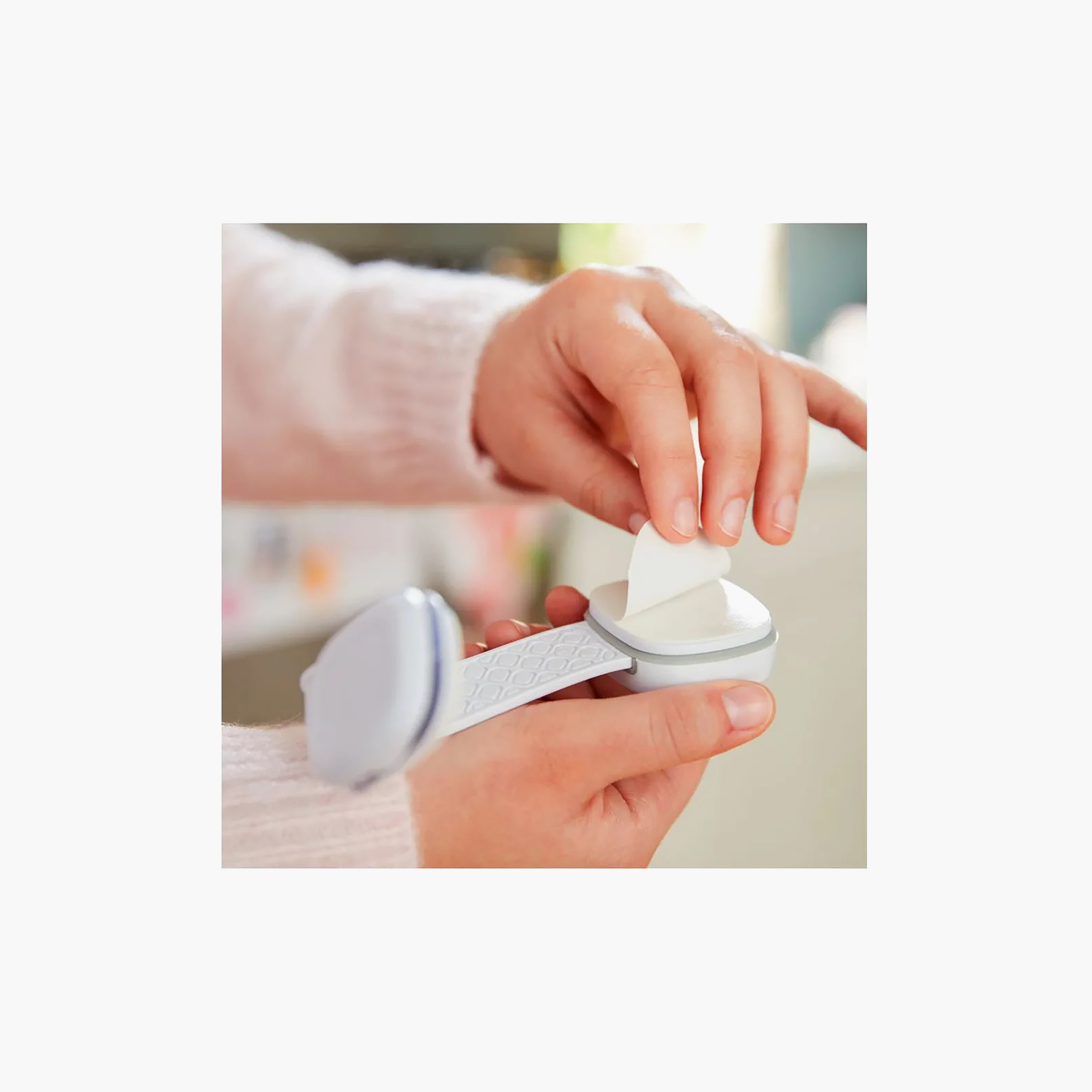 Safety 1st Proofing Outsmart Multi Use Lock with Decoy Button-baby-healthandsafety-babyproofing-image-4