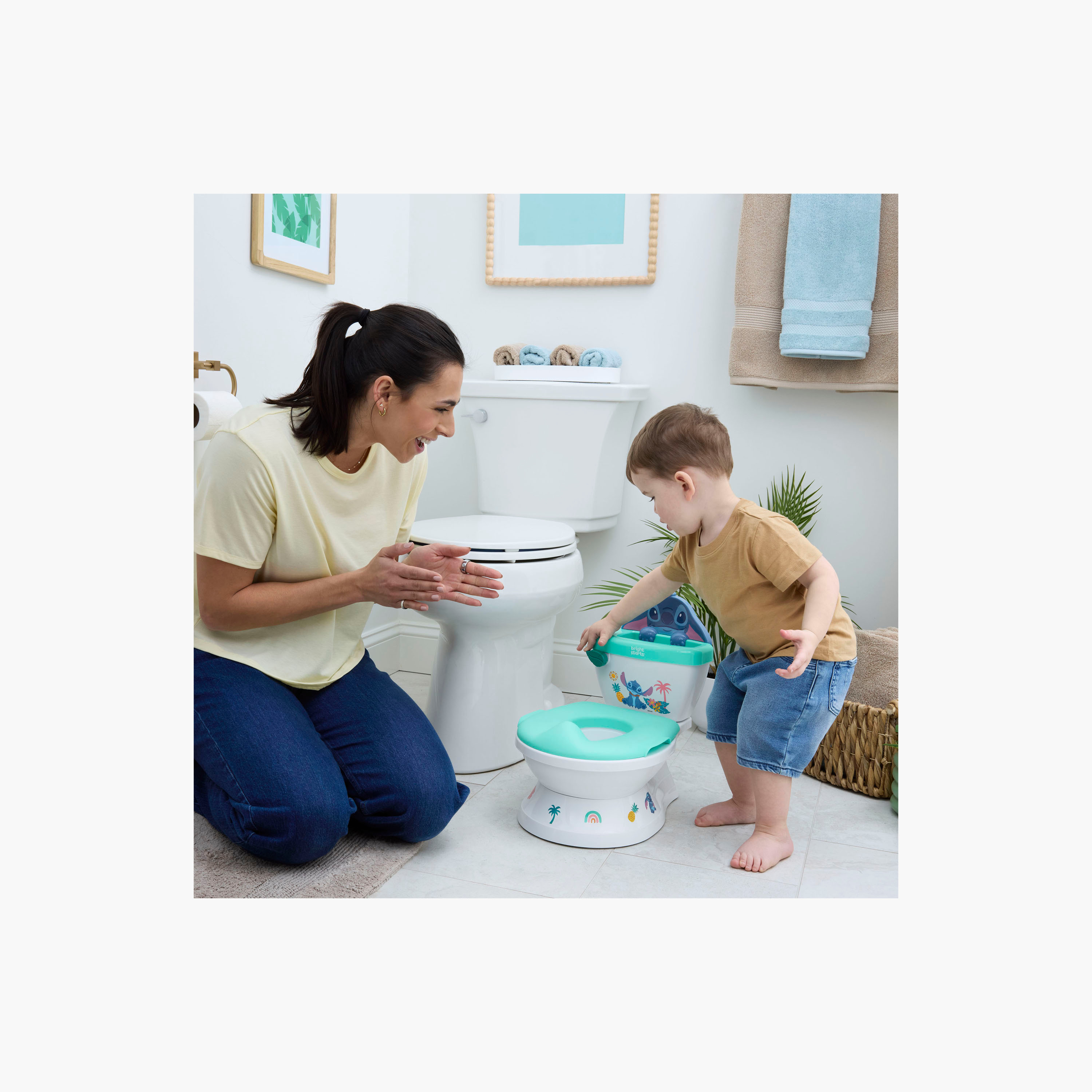 مقعد تدريب نونية بزينة ستيتش من برايت ستارتس-baby-diapering-pottytraining-image-5