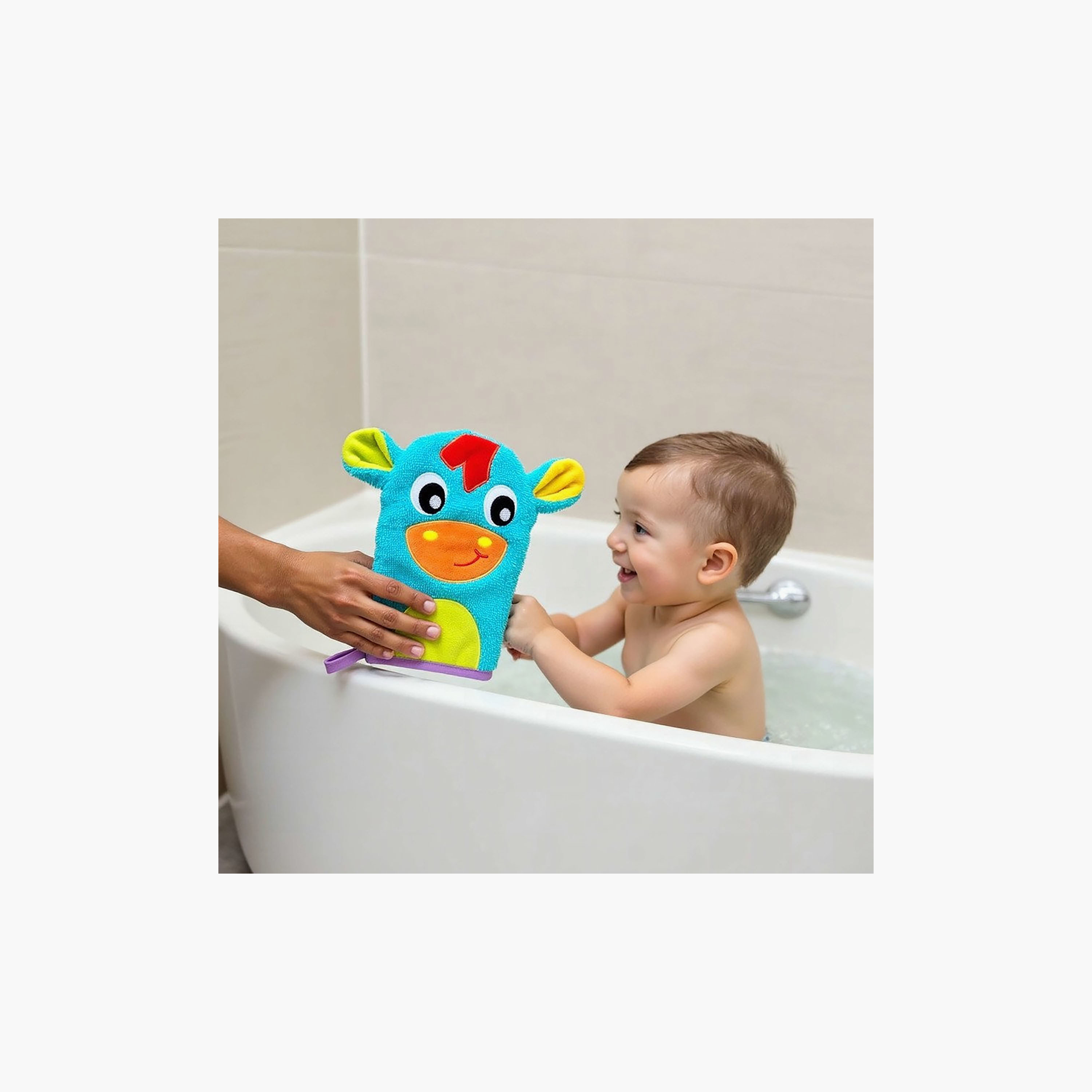 قفاز استحمام كليب كلوب مع حلقة تعليق من بلايجرو-baby-bathandcare-towels-image-5
