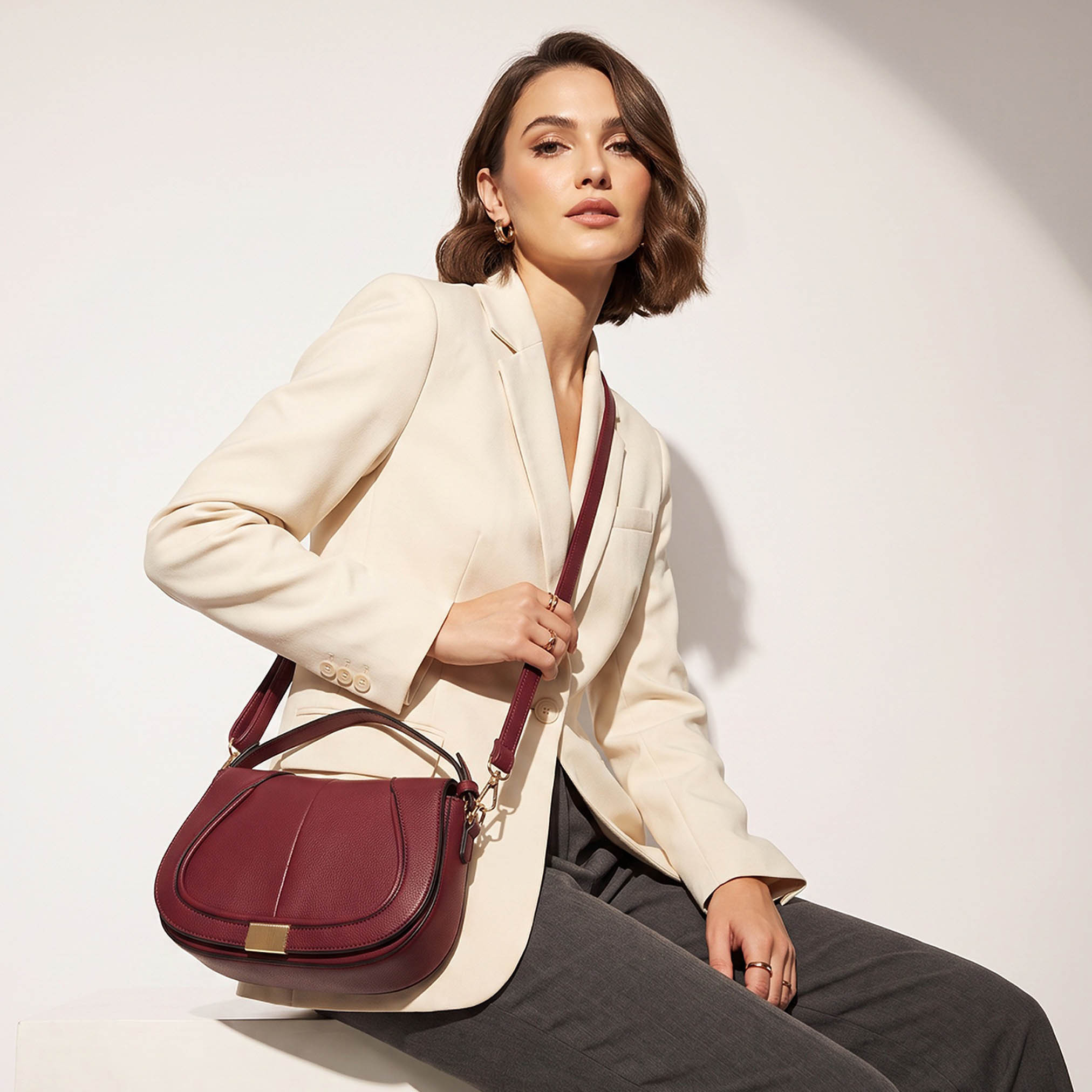 شنطة كروس بودي بارزة الملمس مع حزام قابل للتعديل من أدور-women-bagsandwallets-handbags-image-2