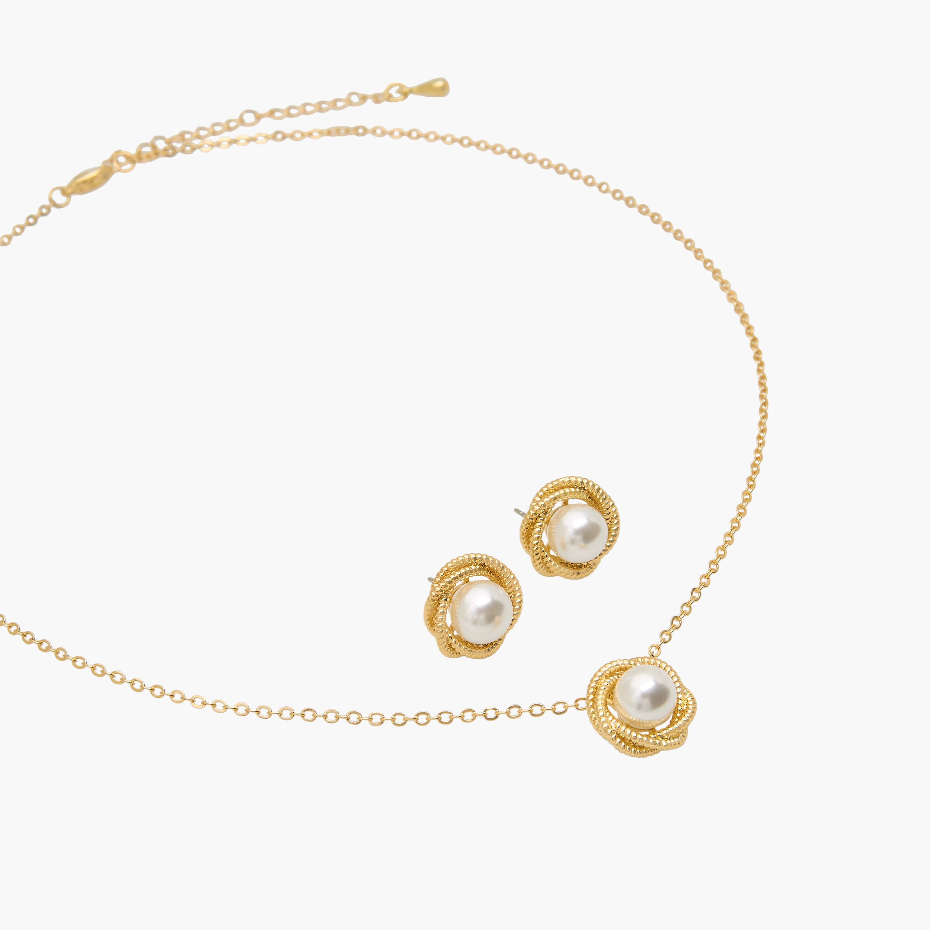 عقد وحلقان بدلاية مزيّنة باللؤلؤ - طقم من قطعتين-women-watchesandjewellery-jewellery-jewellerysets-image-3