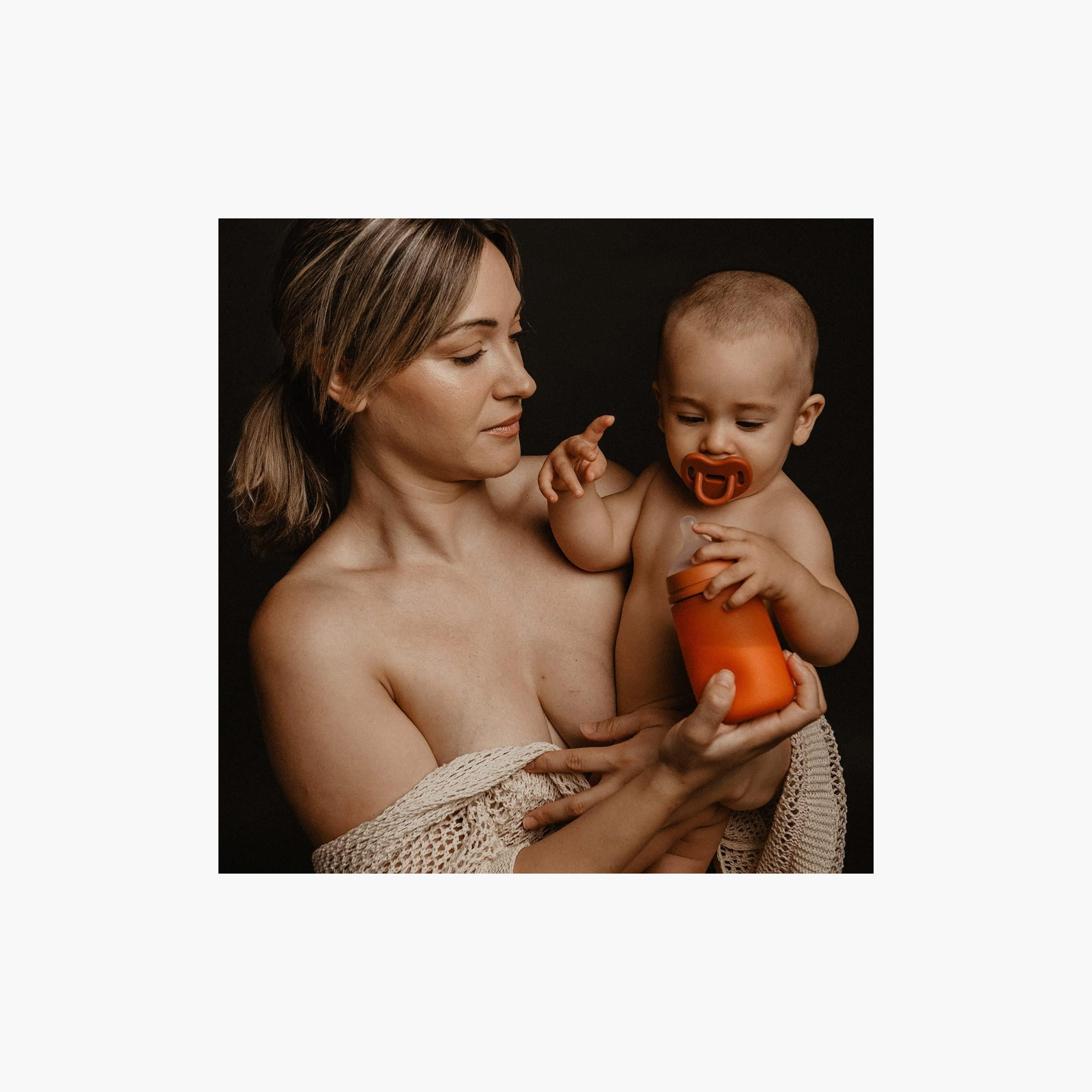 رضاعة زجاجية بتدفق بطيء ووند ليبرتي من سوافينكس - 240 مل (3 شهور فما فوق)-baby-feeding-feedingbottles-bottlesandteats-image-11