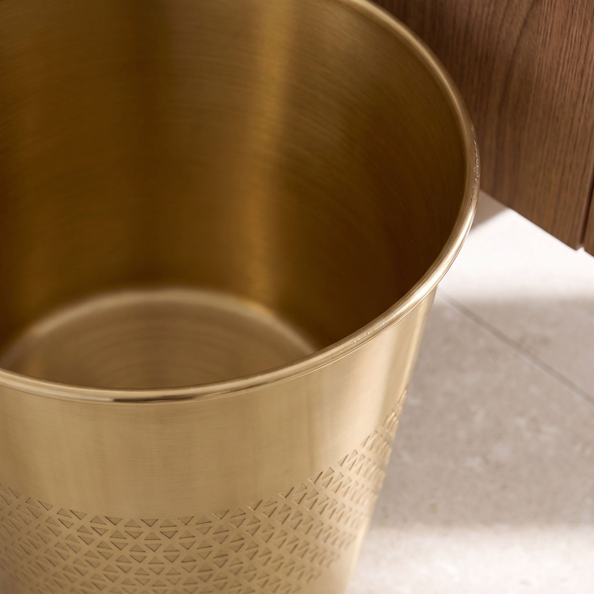 Geo Etched Metallic Waste Bin-household-bathandlaundry-bathaccessories-bathaccessorysets-image-2